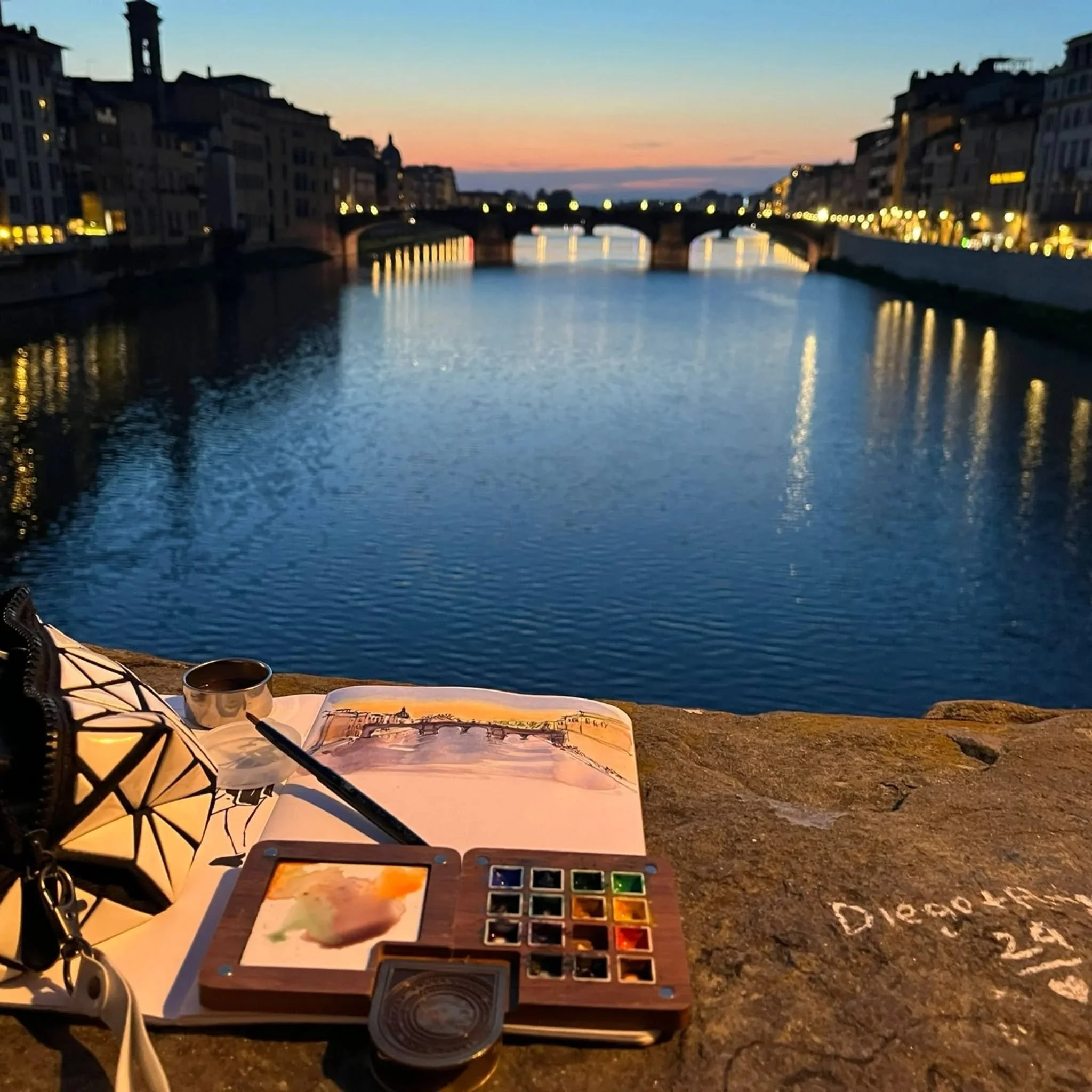 Did I mention I got a cheeky #pleinair watercolour painting in at sunset on Ponte Vecchio last Saturday? A touristy day, ahead of the BCBF, with a friend from childhood. 🌞
#walktoseepencilcasepeek
#walktosee #artprompt #sketchbookart