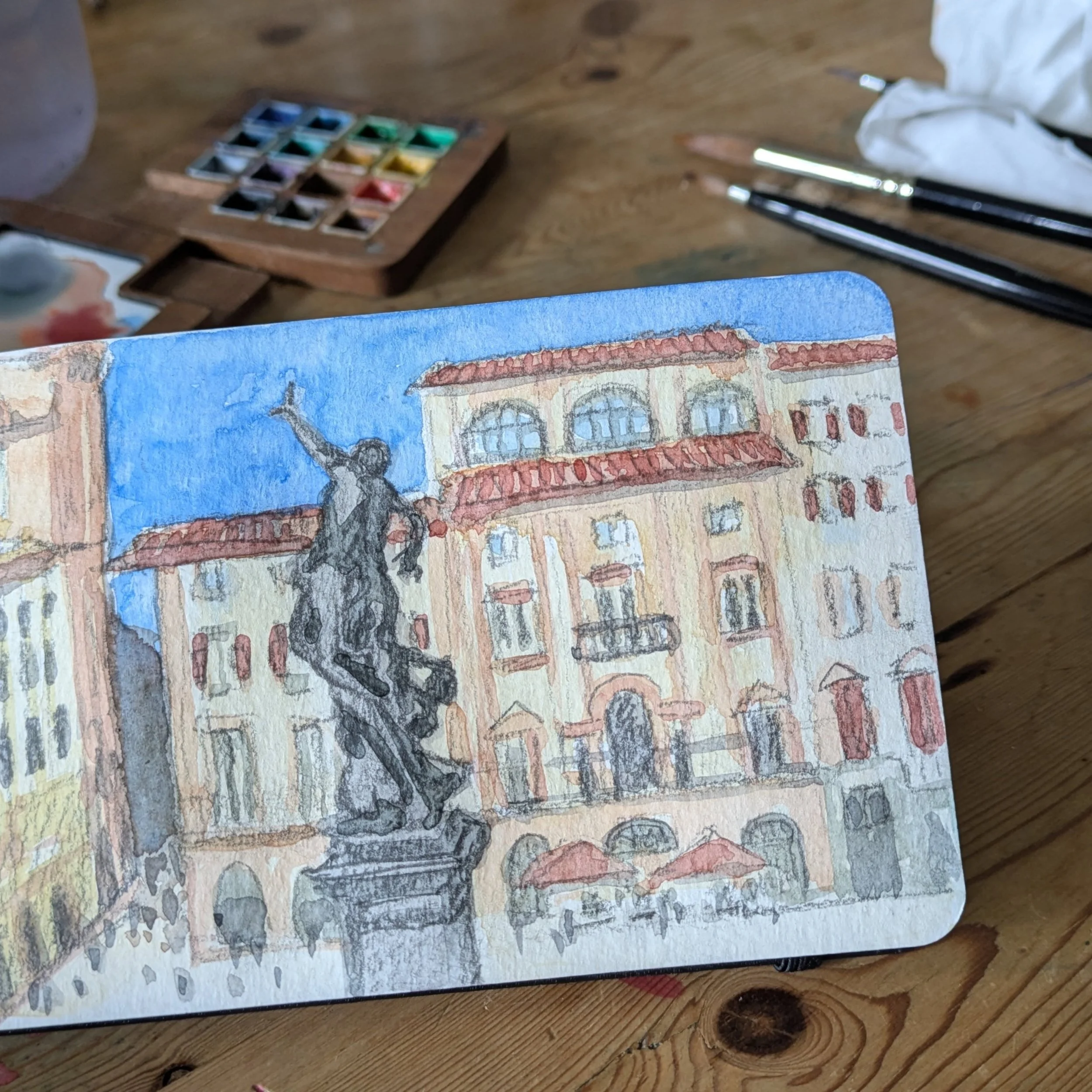 Finally finished some Plein Air sketches from last month's travelling. 
#firenze⚜️ #travelsketchbook #watercolorpostcard #illustratortravels #artistsketchbook