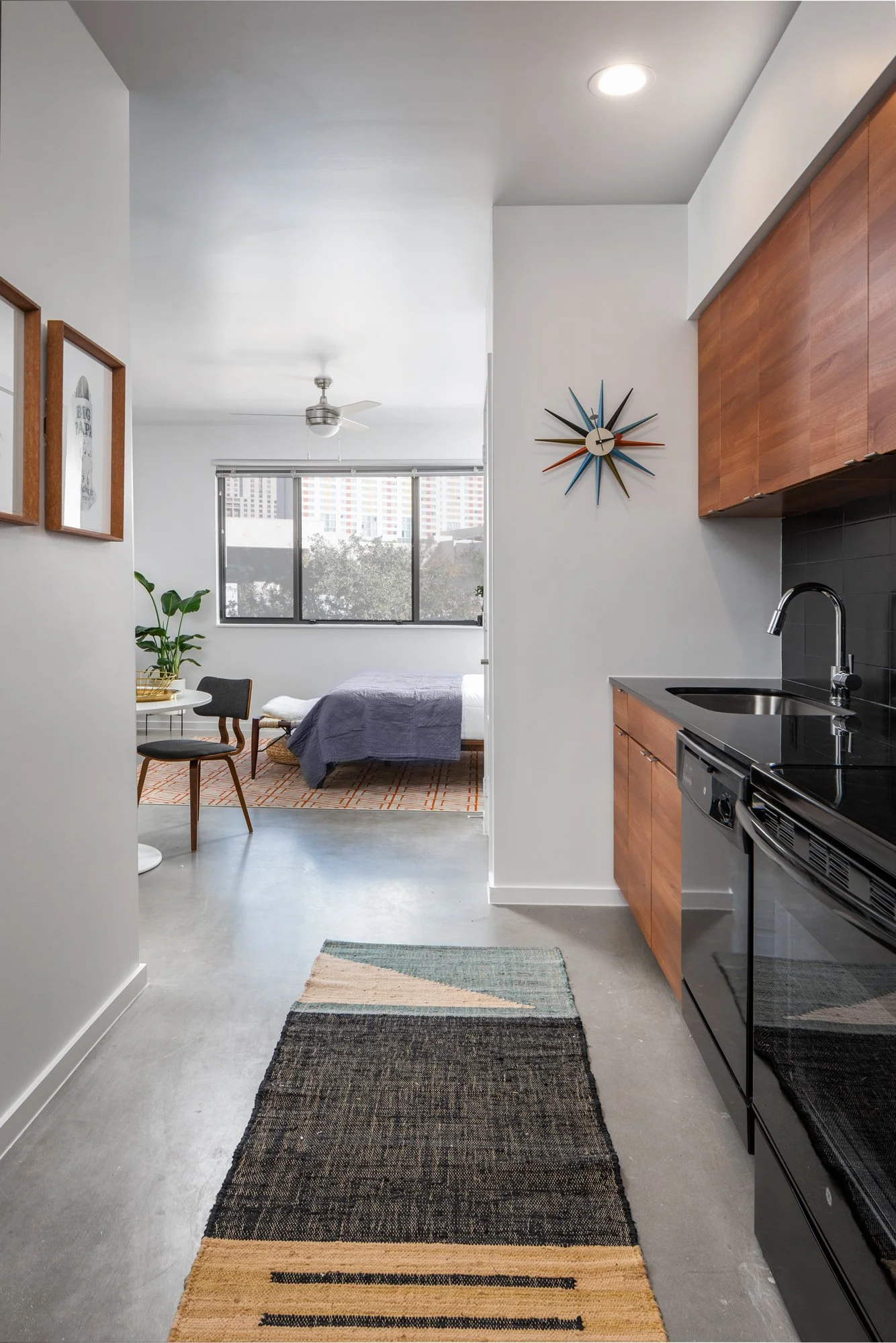 5. Kitchen (Studio).jpg