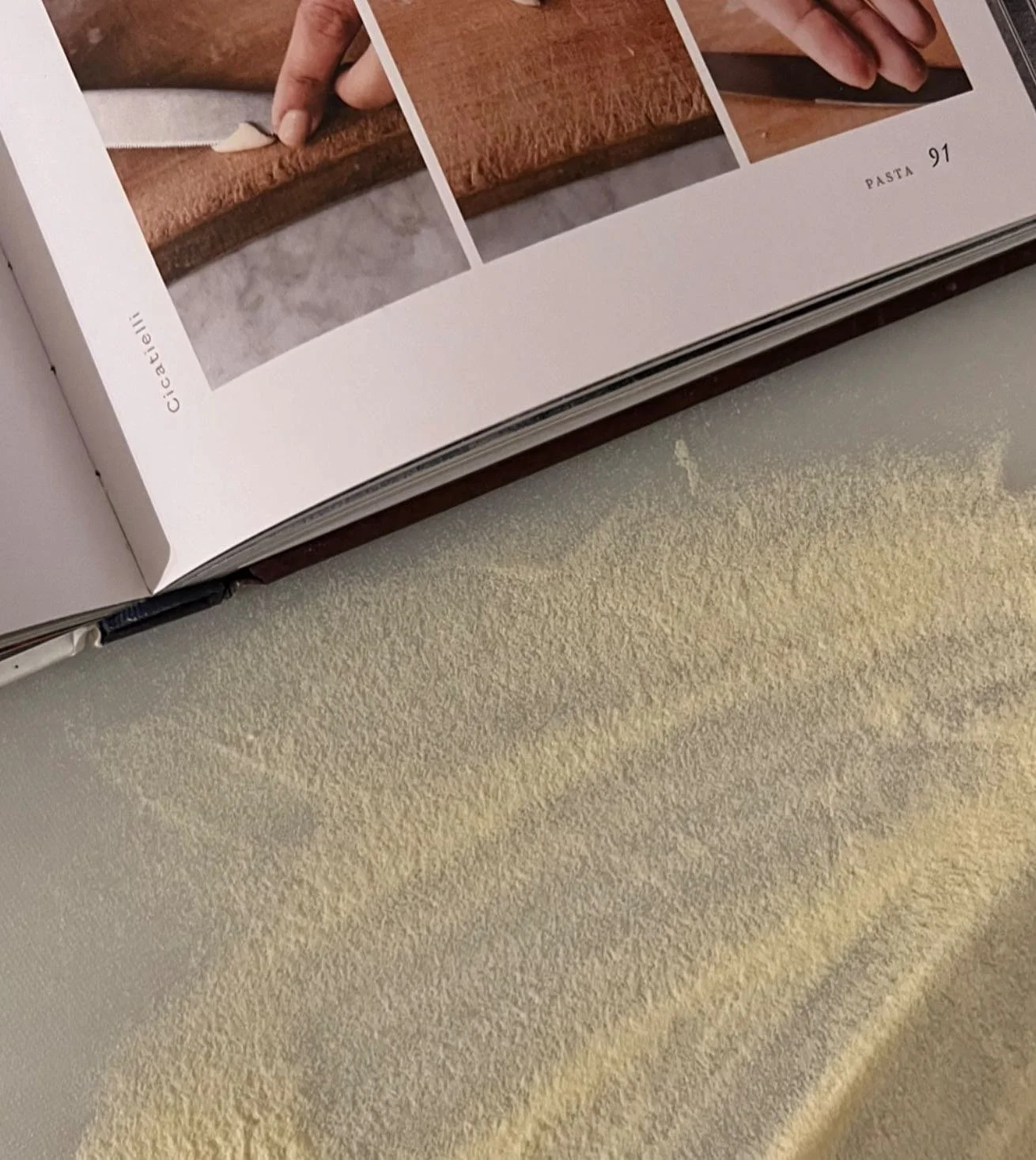 The timeless craft of pasta, a sensory journey that surpasses words on a page.

🤍🤍🤍

#pasta #pastapasta #pastalover #pastafresca #art #homemade