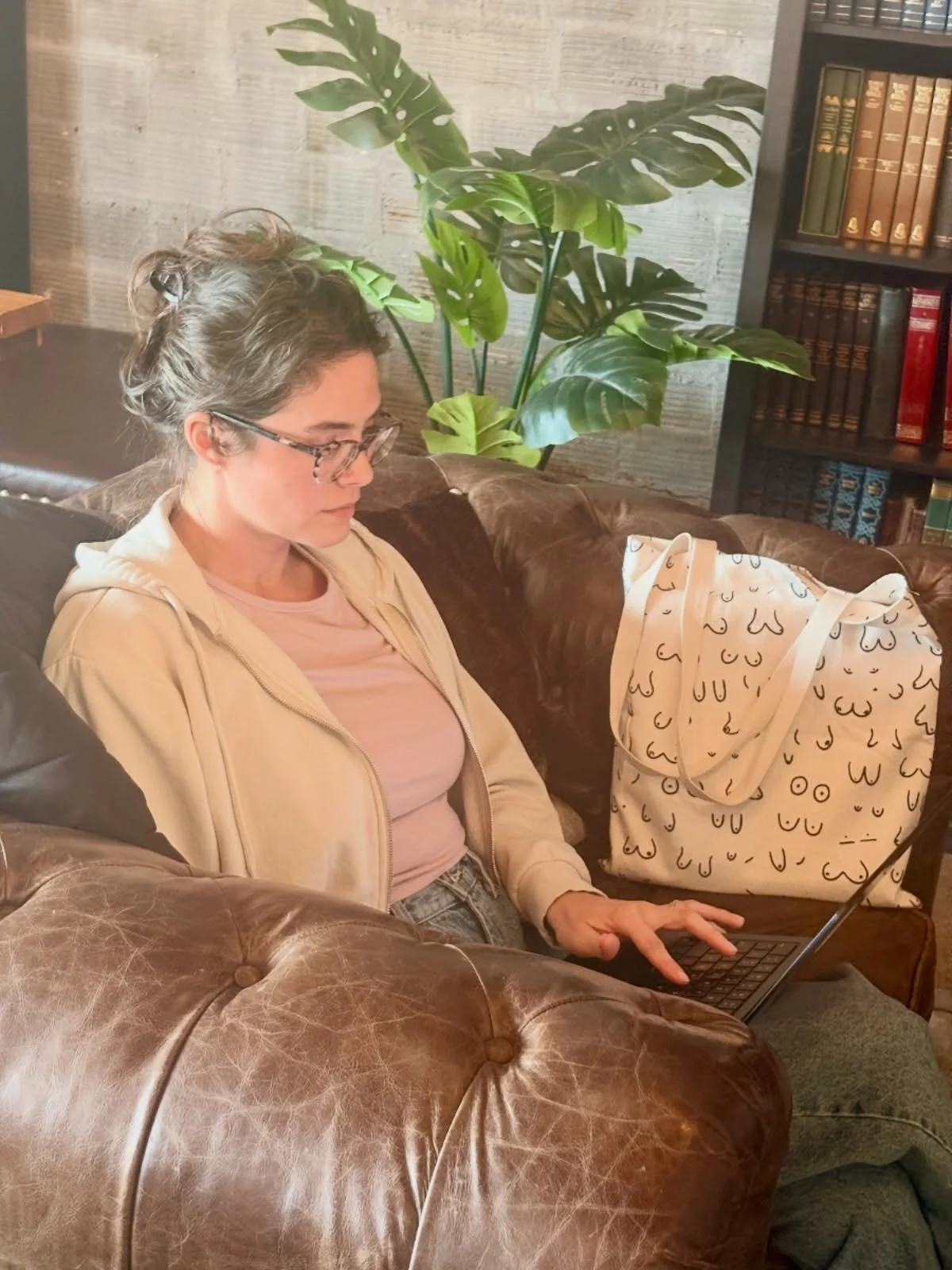 🧠My brain is a little bit OCD, a little chaotic and a little bit &lsquo;fly by the seat of your pants&rsquo;- however when it comes to the way I practice I am a perfectionist 100%. I hold myself to a high standard. If something can be more aligned a