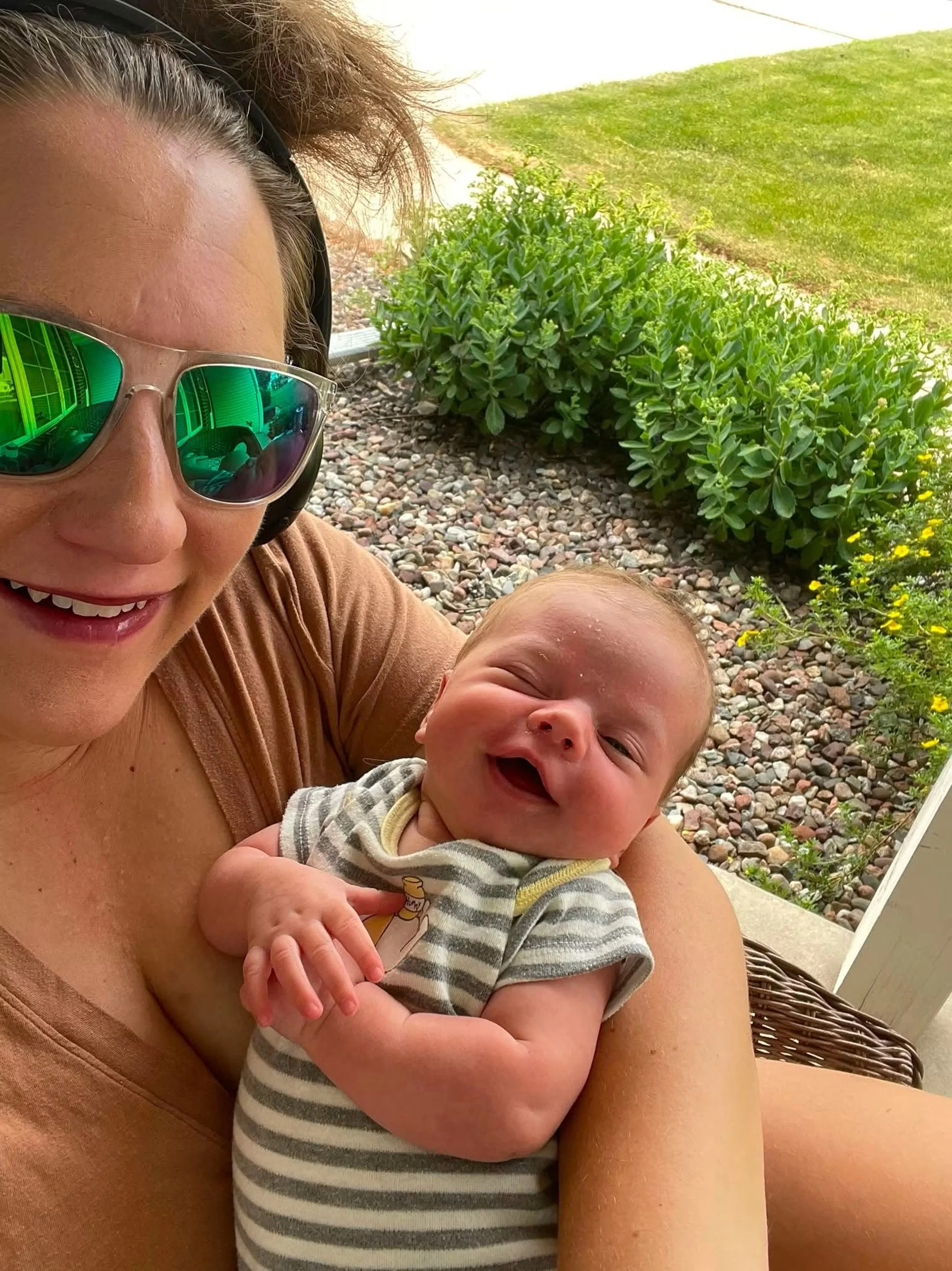Happy World Breastfeeding Month to all the mamas out there! 

Especially this duo who most recently reached an exclusive breastfeeding state after months of hard work and dedication! 🥳

I think that smirk says it all😏 

So proud of all my Grove fam