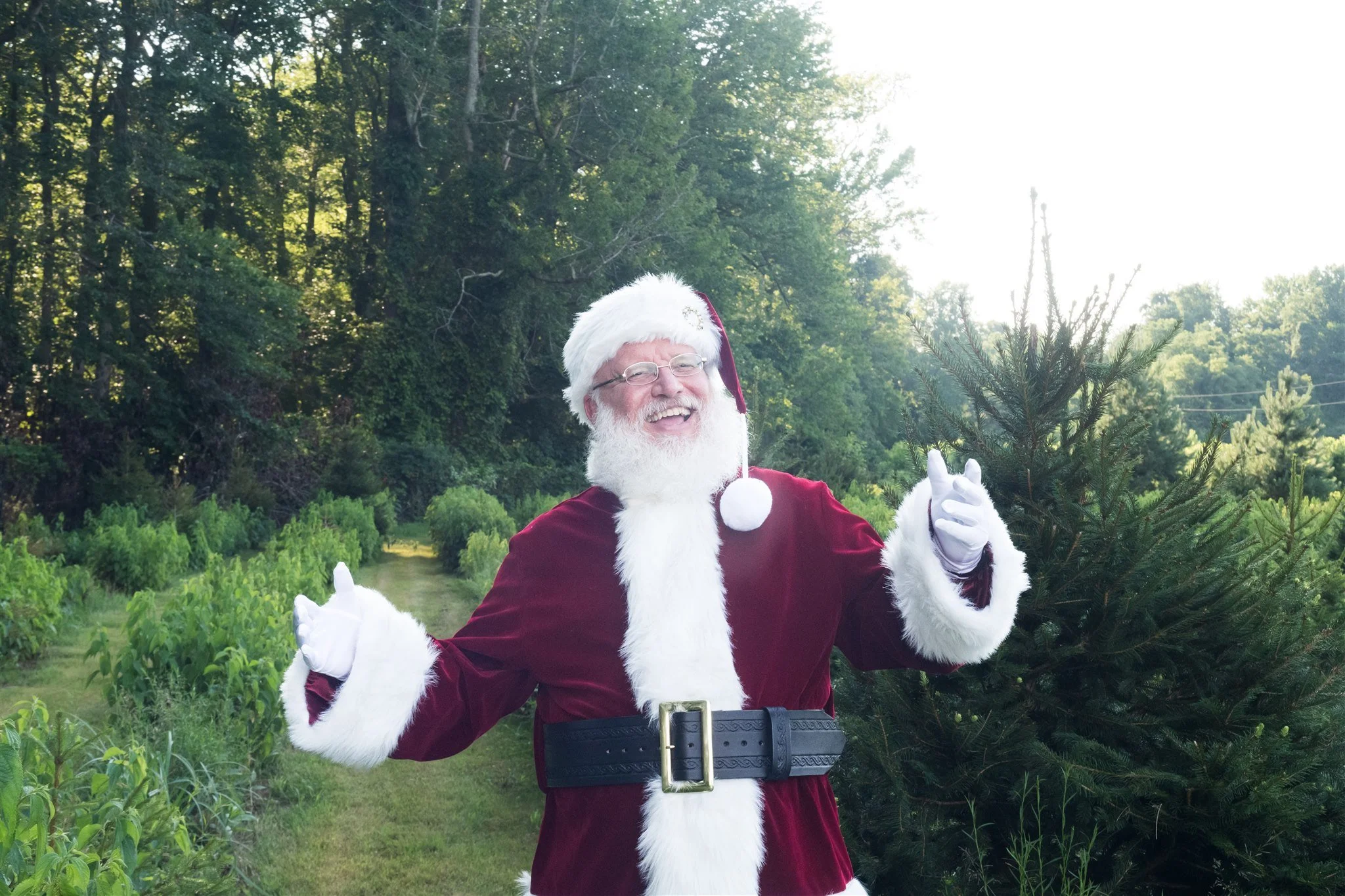 _JX1633207032025 santa and mrs claus.jpg