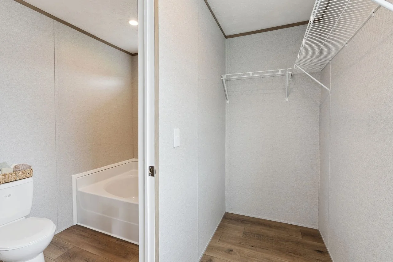 020-prime-carlisle-primary-closet.jpg