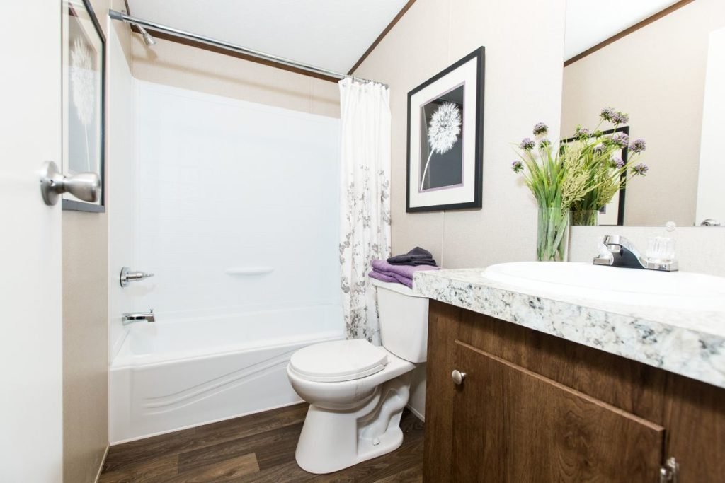 Manufactured-SATISFACTION-36TRU28483RH-Guest-Bathroom-20170323-1455235175977-1024x683.jpg