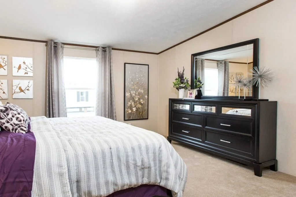 Manufactured-SATISFACTION-36TRU28483RH-Master-Bedroom-20170323-1456513720212-1024x683.jpg