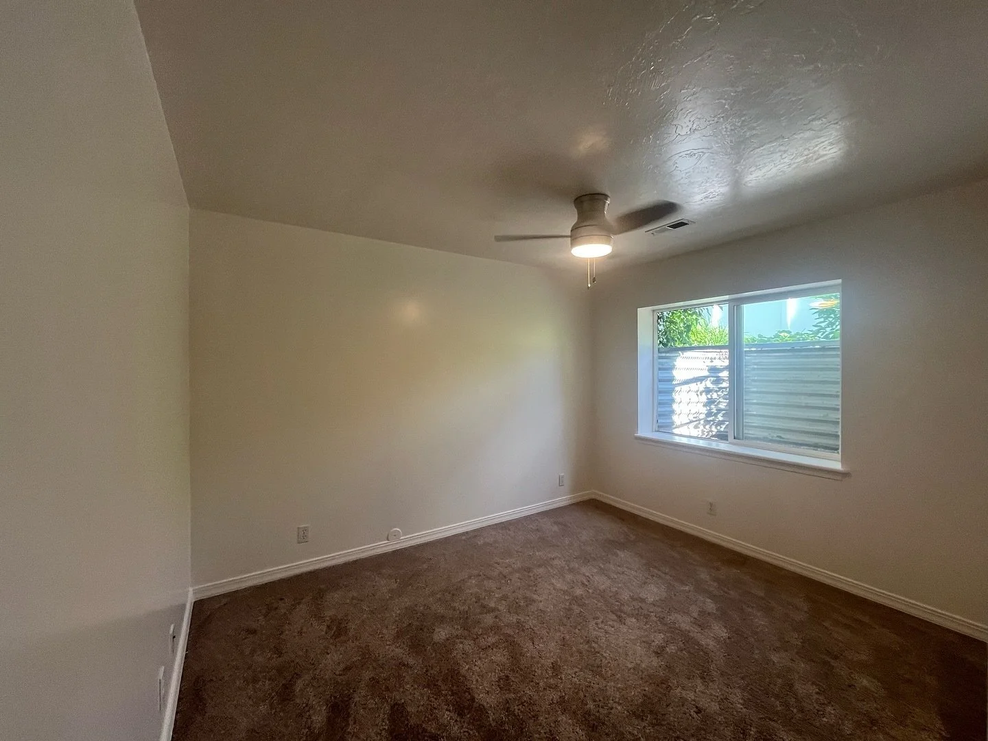 👨🏻&zwj;🎨No more colorful bedrooms!
Call us for a free estimate!
🚨receive $100 when you refer us to your family and friends