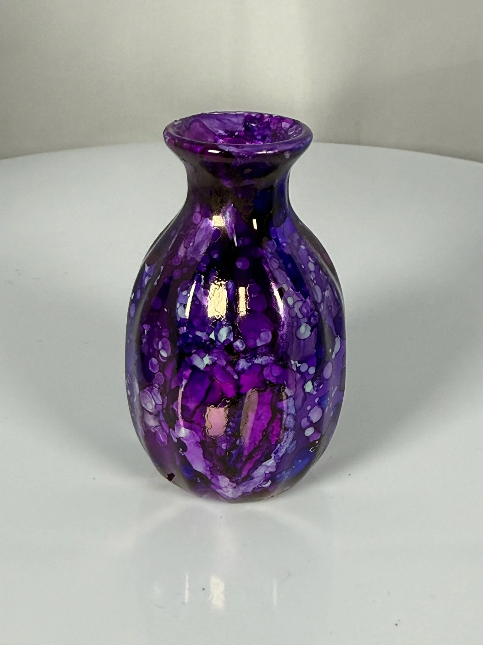 Heart Whisper Bud Vase-Love