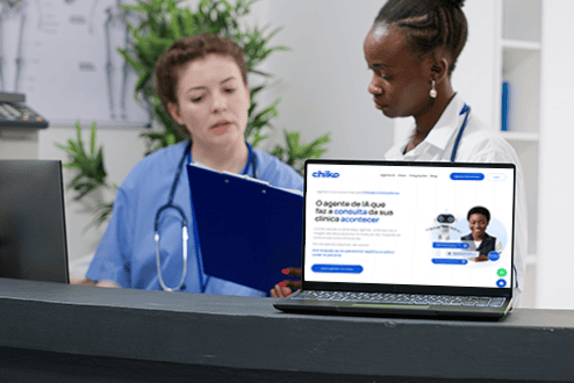 Atendimento em clínicas antes e depois da automação com IA