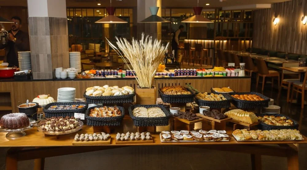 Café da manhã em São Paulo: por que o Plátano supera a padaria tradicional