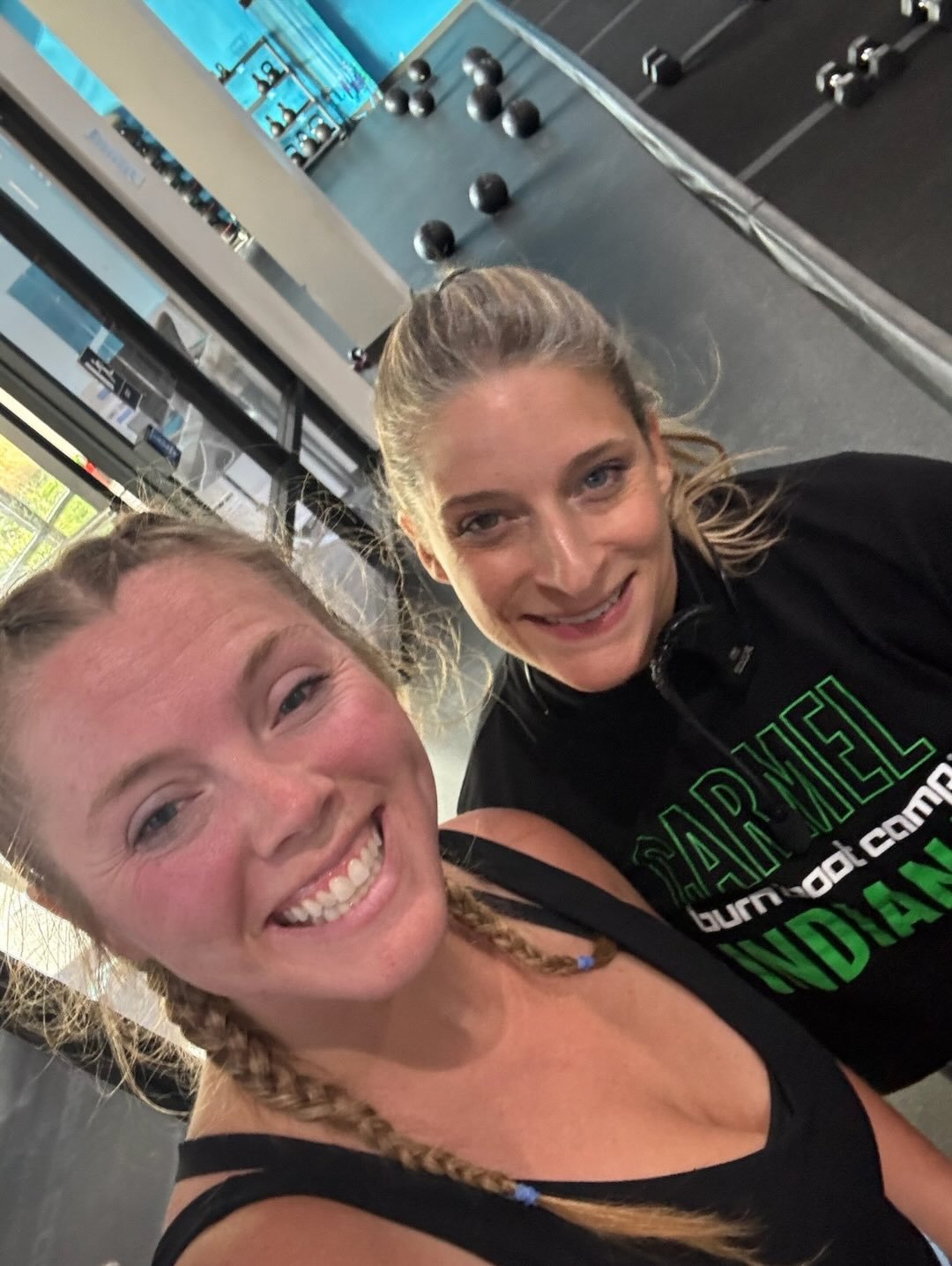 If you&rsquo;re looking for a super fun group workout class, I highly recommend @burnbootcampcarmelindy and @burnbootcampzionsvillein!
⠀⠀⠀⠀⠀⠀⠀⠀⠀
It is a 45-minute HIIT session, and it is never the same workout twice. 
⠀⠀⠀⠀⠀⠀⠀⠀⠀
Their certified traine