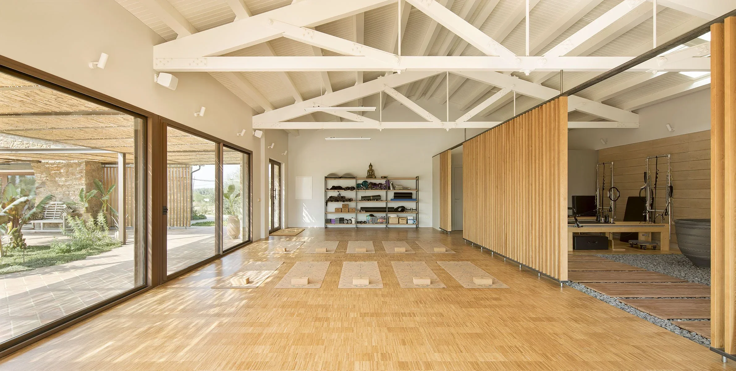 lacurayoga.webp