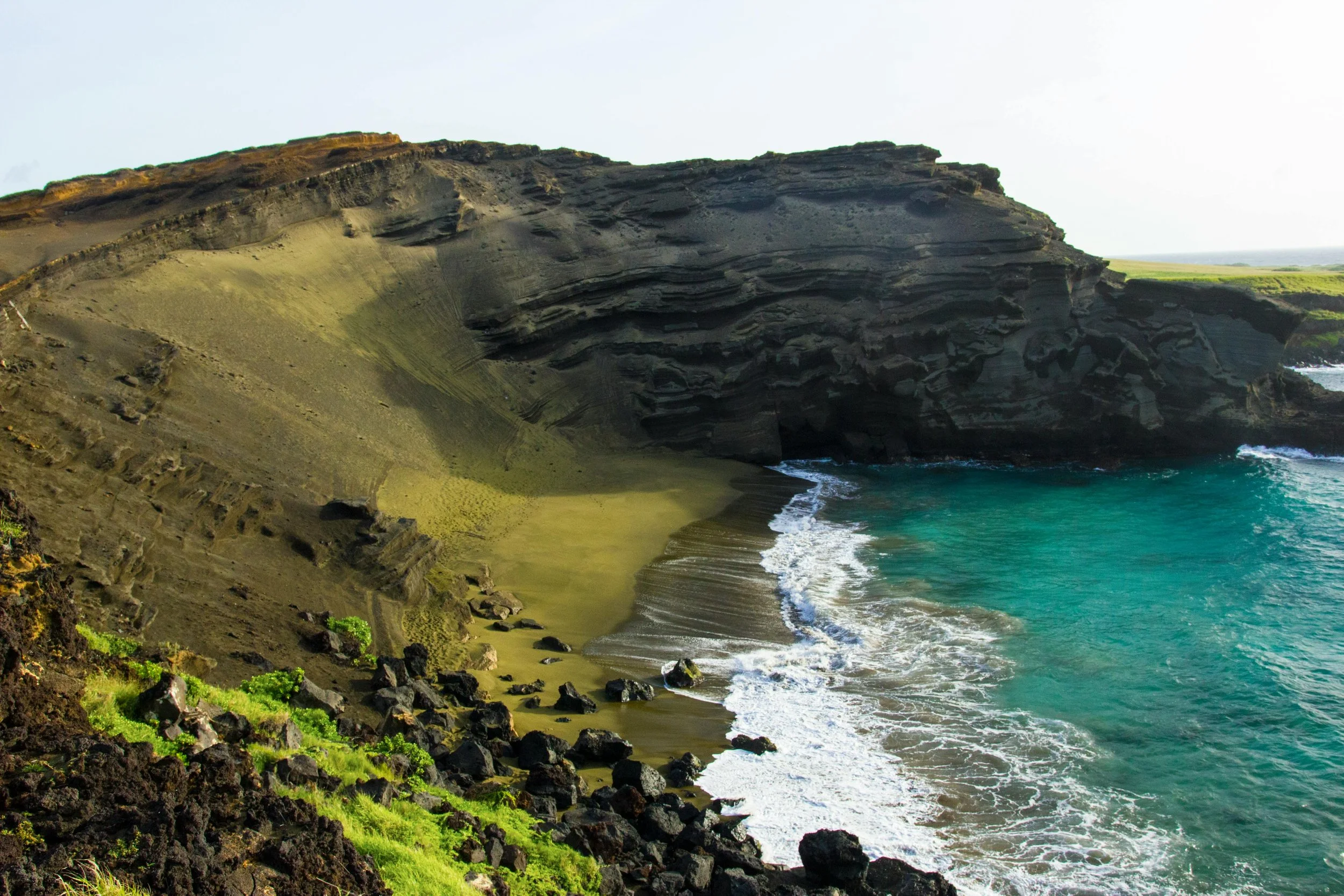 Papakōlea (Green Sand Beach)