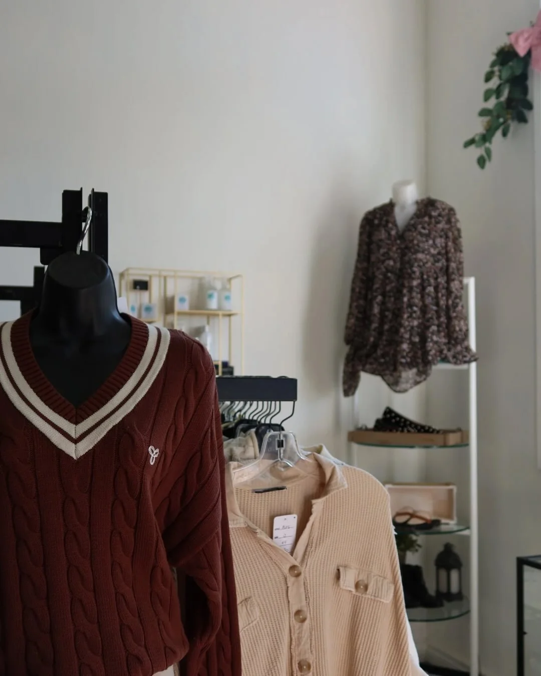 Pieces made for your style. 

From Aritzia to Levi&rsquo;s, Zara to Lululemon&mdash;discover pre-loved gems that feel just right in your wardrobe.

Come visit us on Cloverdale&rsquo;s Main Street! We&rsquo;re open Monday&ndash;Saturday, 10&ndash;5. ?