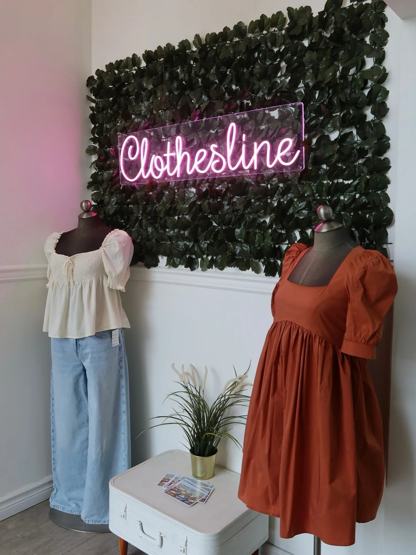 April cam 📸🌷
Soft spring light, fresh fits, and little moments in between. Open Monday-Saturday, 10-5! Come find your perfect spring into summer fits✨

&bull;
&bull;
&bull;
&bull;
&bull;
&bull;
&bull;
&bull;
&bull;
&bull;
&bull;
Clothesline Consign