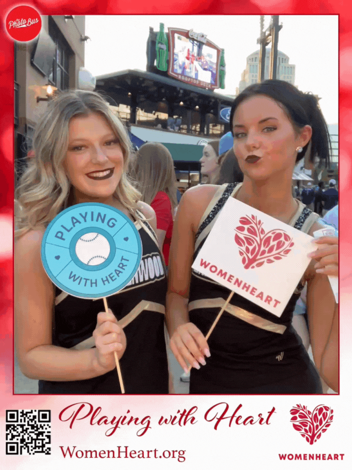 roamer photo booth with props 1.gif