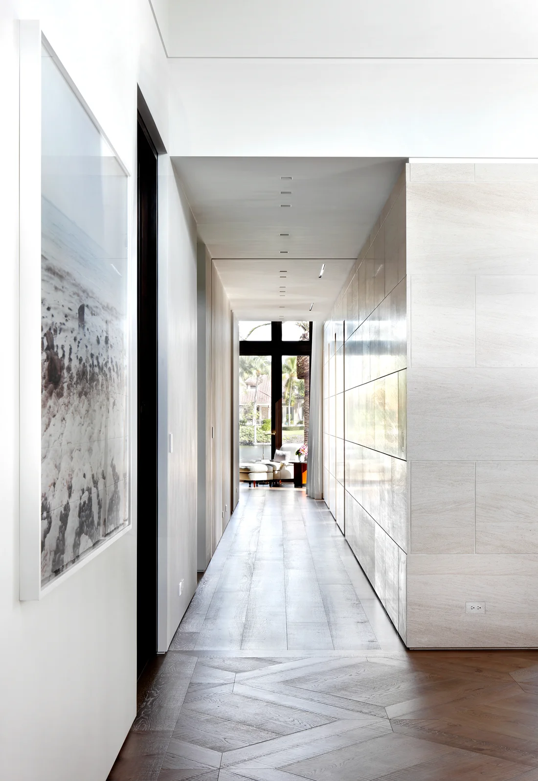 Studio-C-Modern-Bungalow-hallway.jpg