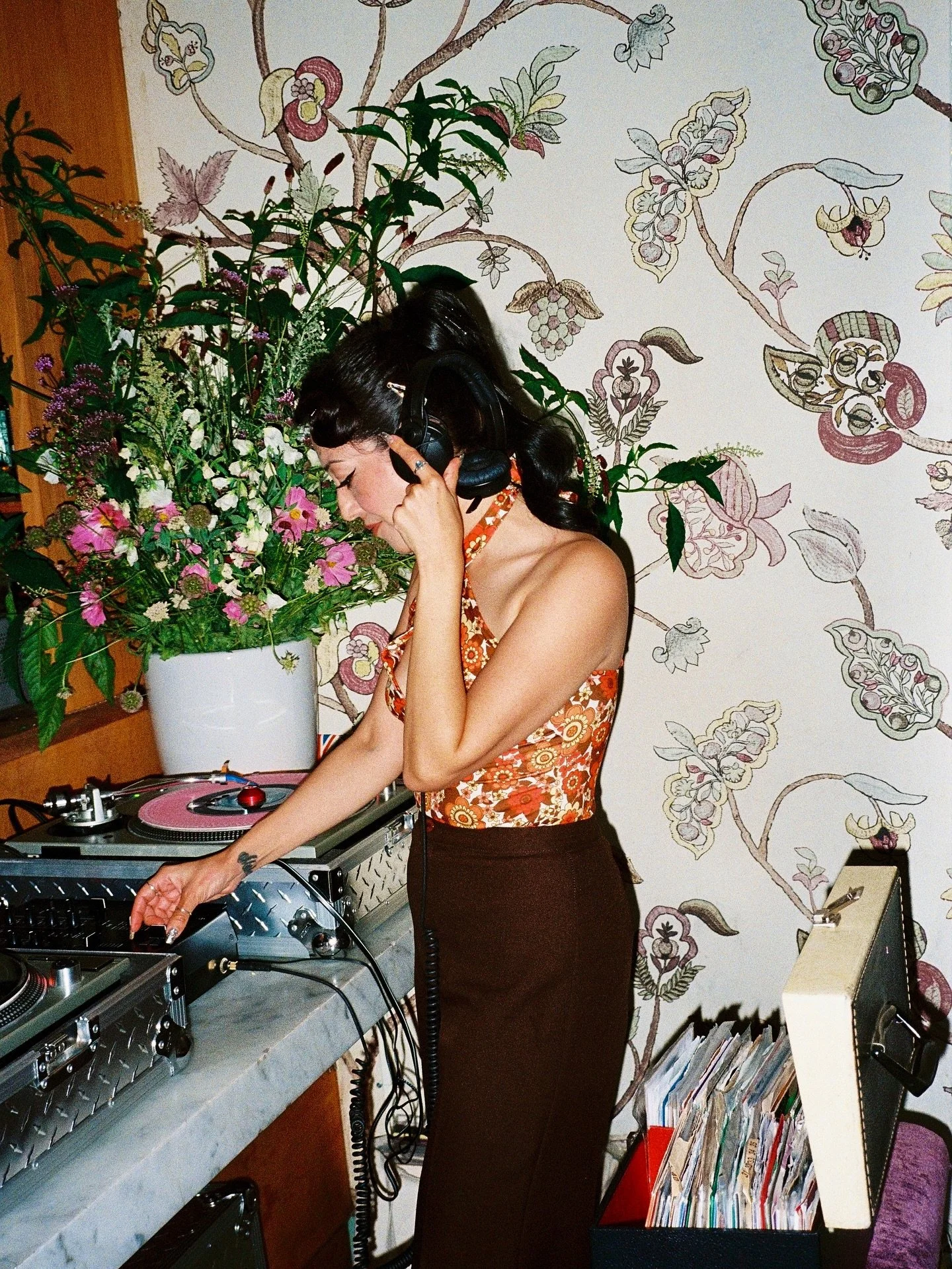 Another fun Friday night is upon us 💋 we will see you soon!