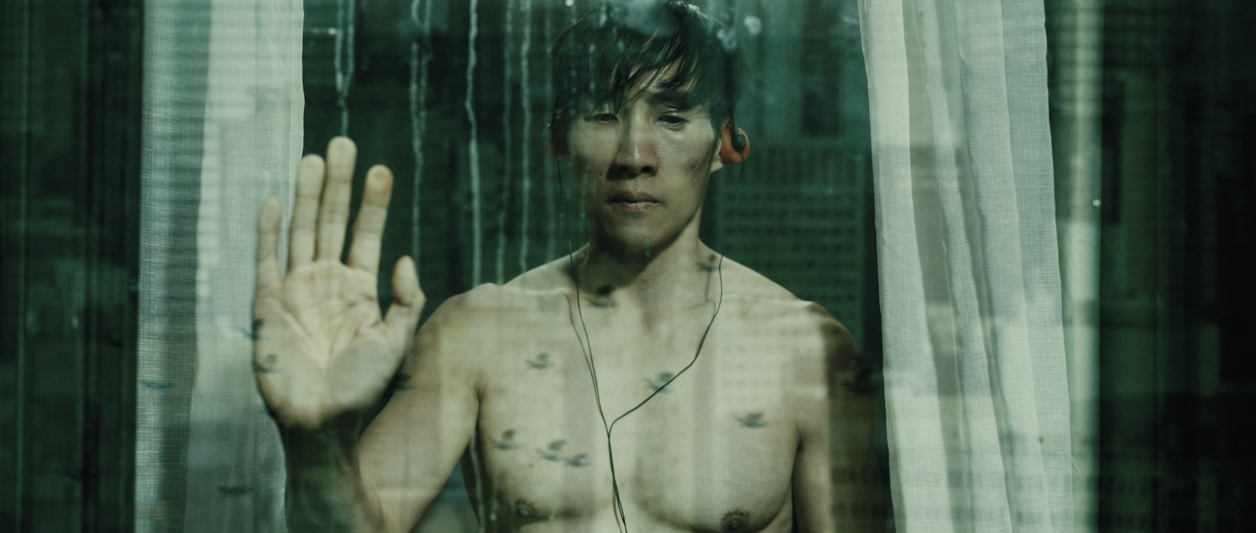 venusinfurs_viviangray_productiondesign_still16.png
