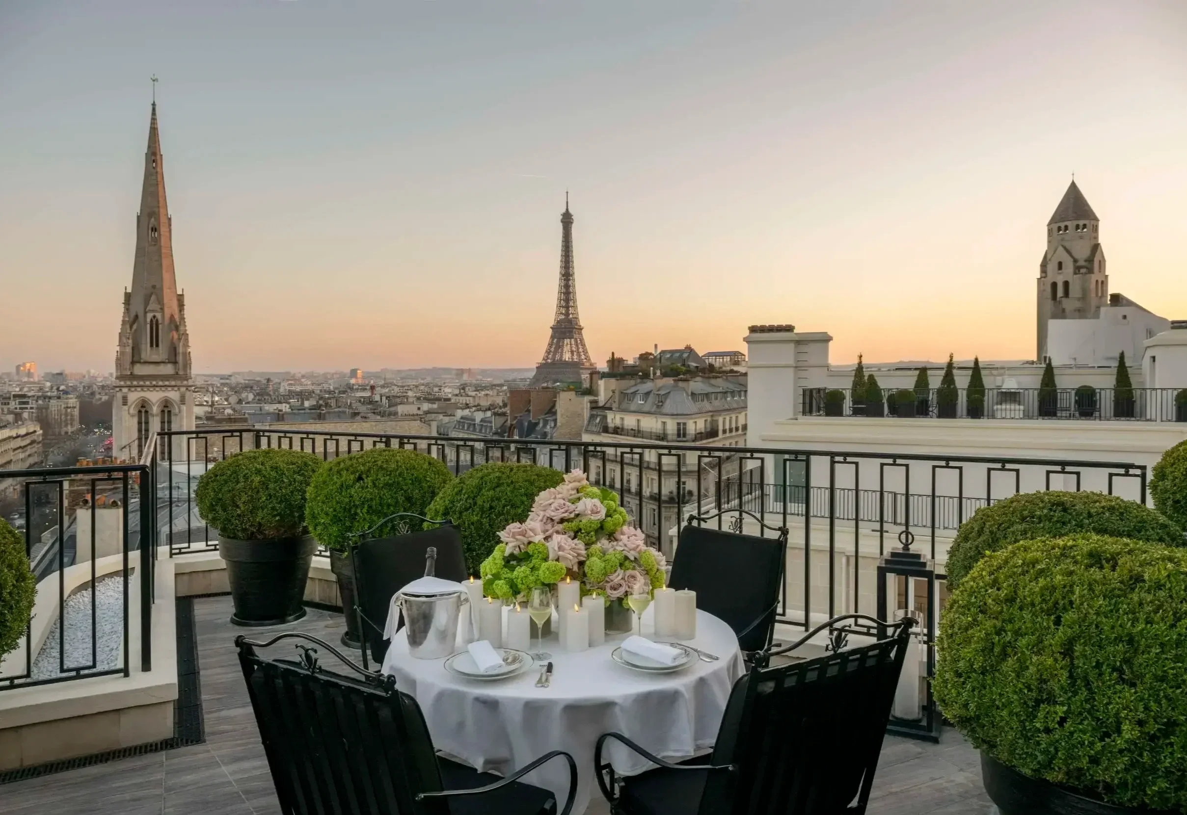 Geo V rooftop dining w. Eiffel Tower.webp