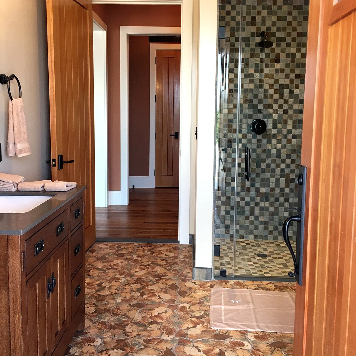 farm house bathroom, leaf floor