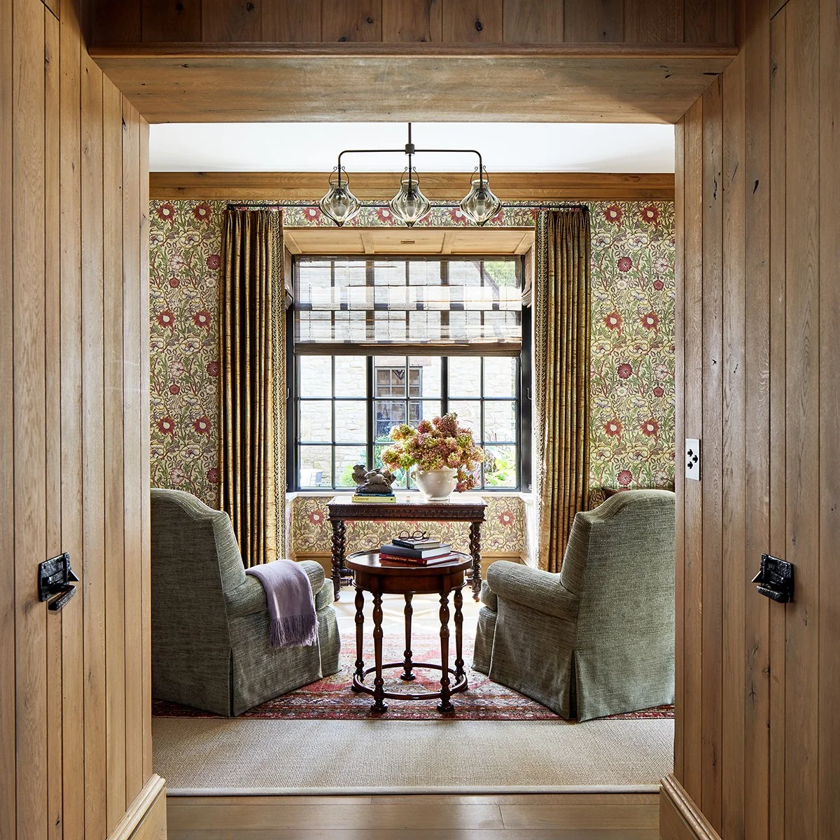 master bedroom sitting room
