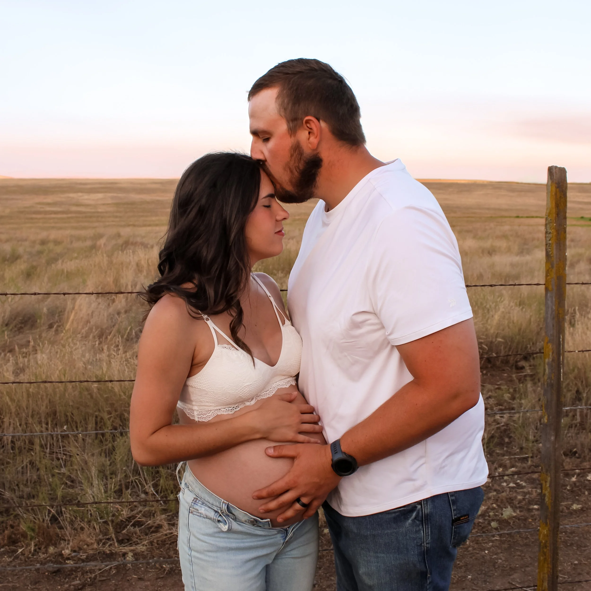 Country maternity session in Central Valley