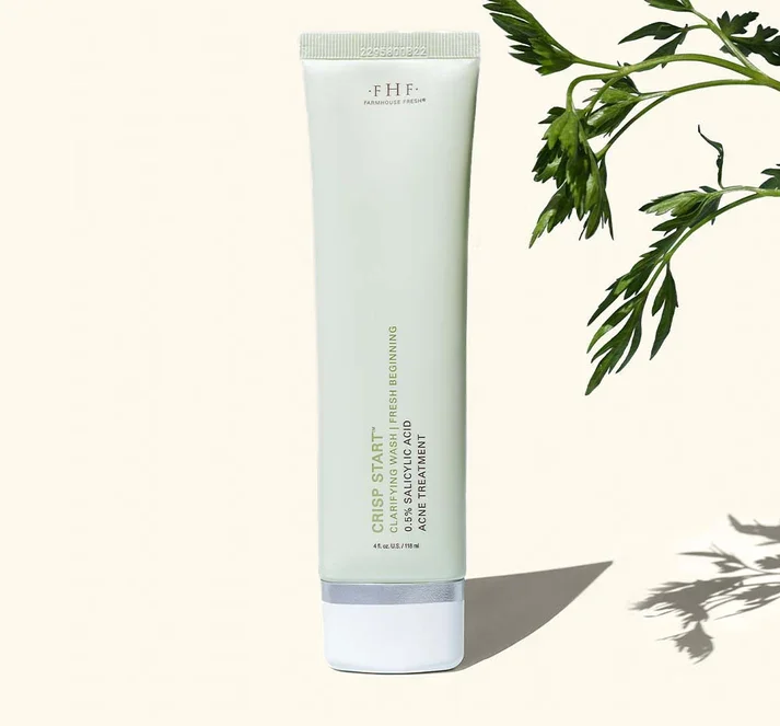 Crisp-start-clarifying-wash-1_c_b9148e59-4c34-49cf-ac04-b9de4be739dc.webp