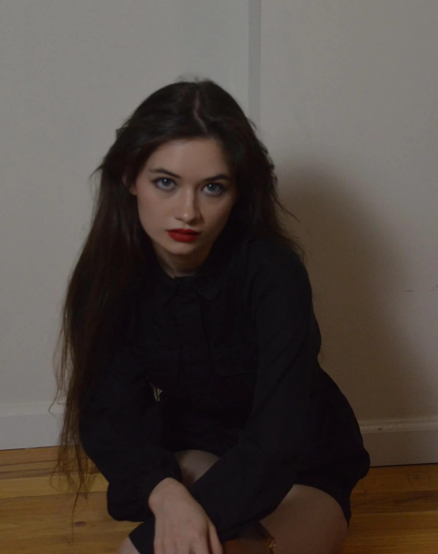 🍒
📸-me
#model #fashion #photography #nyc #actress #meow #purrr #funky