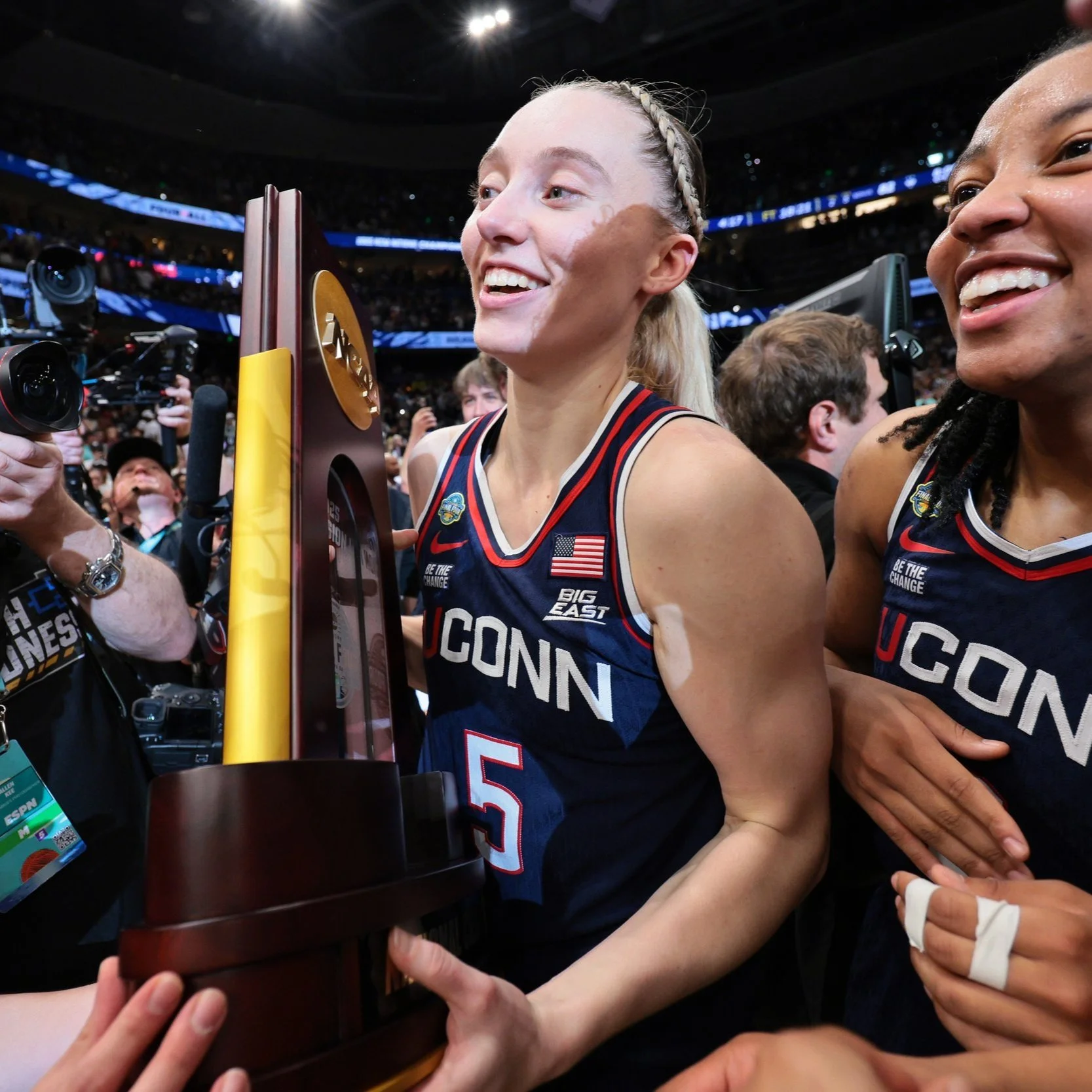 Live Event Coverage – Cross-Sport Original Content:
Led real-time coverage and original content creation at major events in both women’s and men’s sports. Captured behind-the-scenes access, conducted interviews, and built highly engaged communities