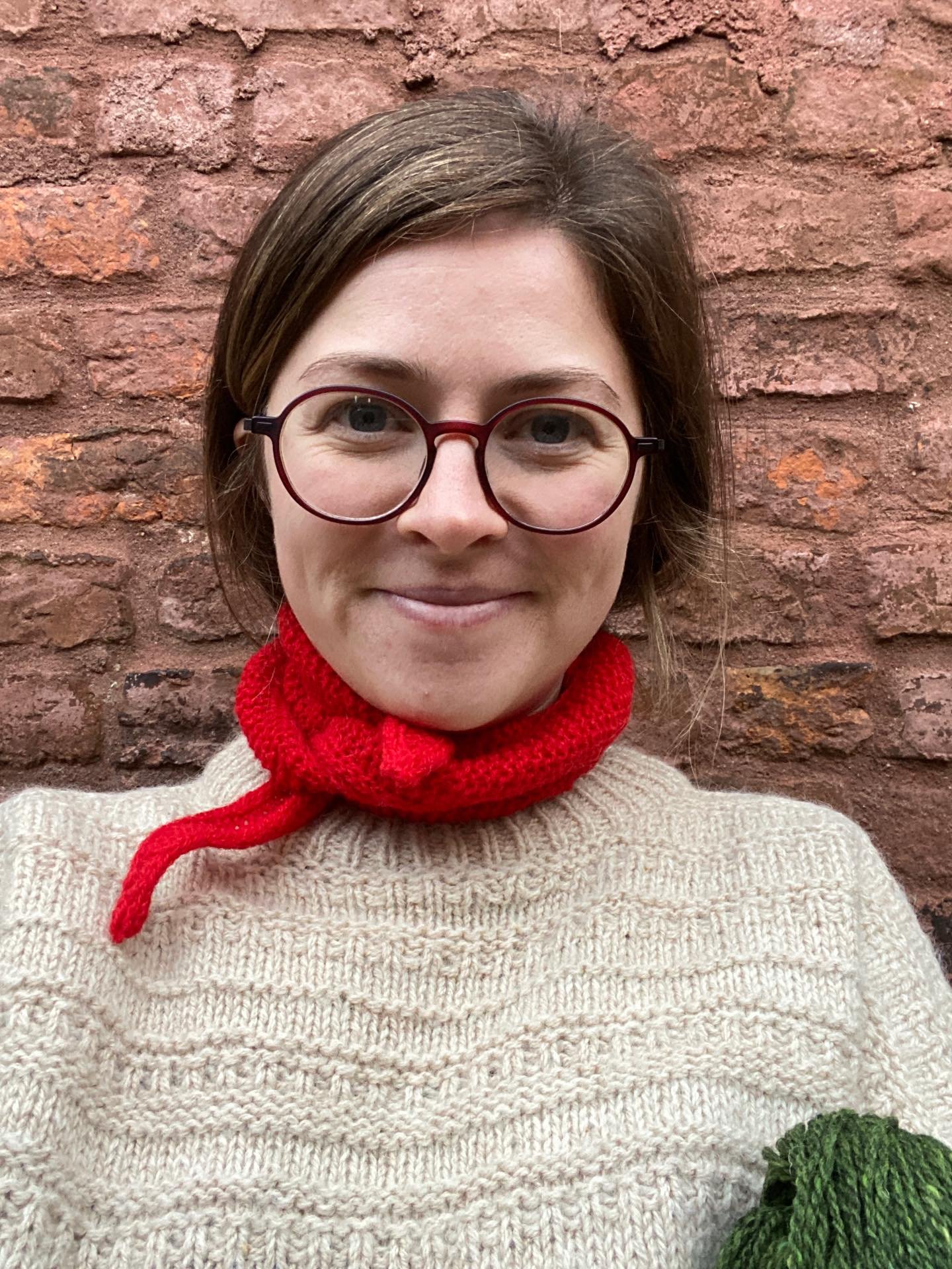 Happy Betwixtmas! Heading to start a new cast on and drink a cuppa tea 🫖 

Hope you have had a good Christmas and are enjoying these in between days ❤️✨🕯️🔥

Thanks so much to everyone who watched my (not) Vlogmas this year ✨