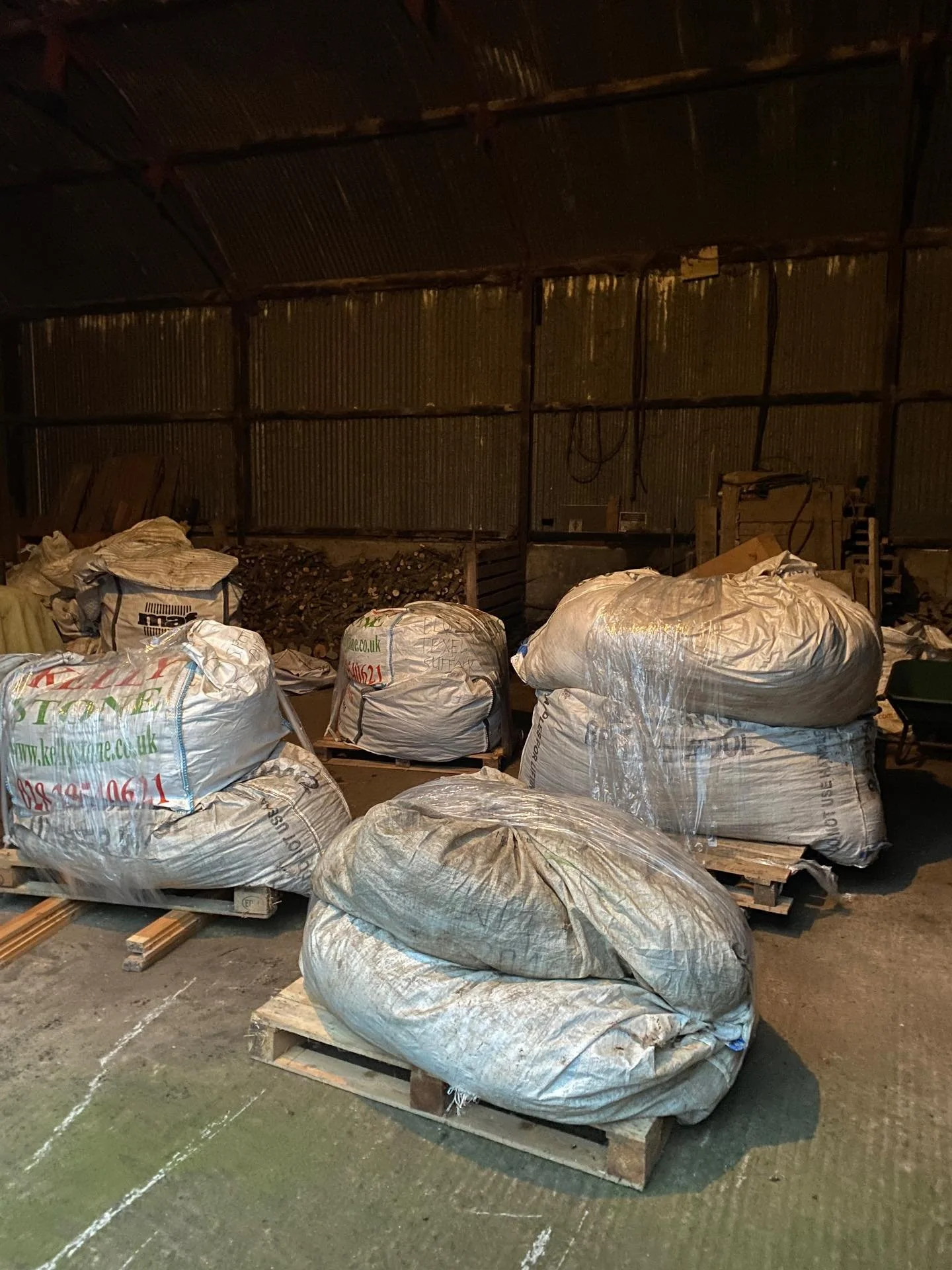 Sent off some batches of wool to be spun this week. Hope they turn out nicely! Only time will tell. 

Should have done this ages ago but work got a bit derailed last year if you remember 🤪😂 ❤️🐣👨&zwj;👩&zwj;👧&zwj;👦