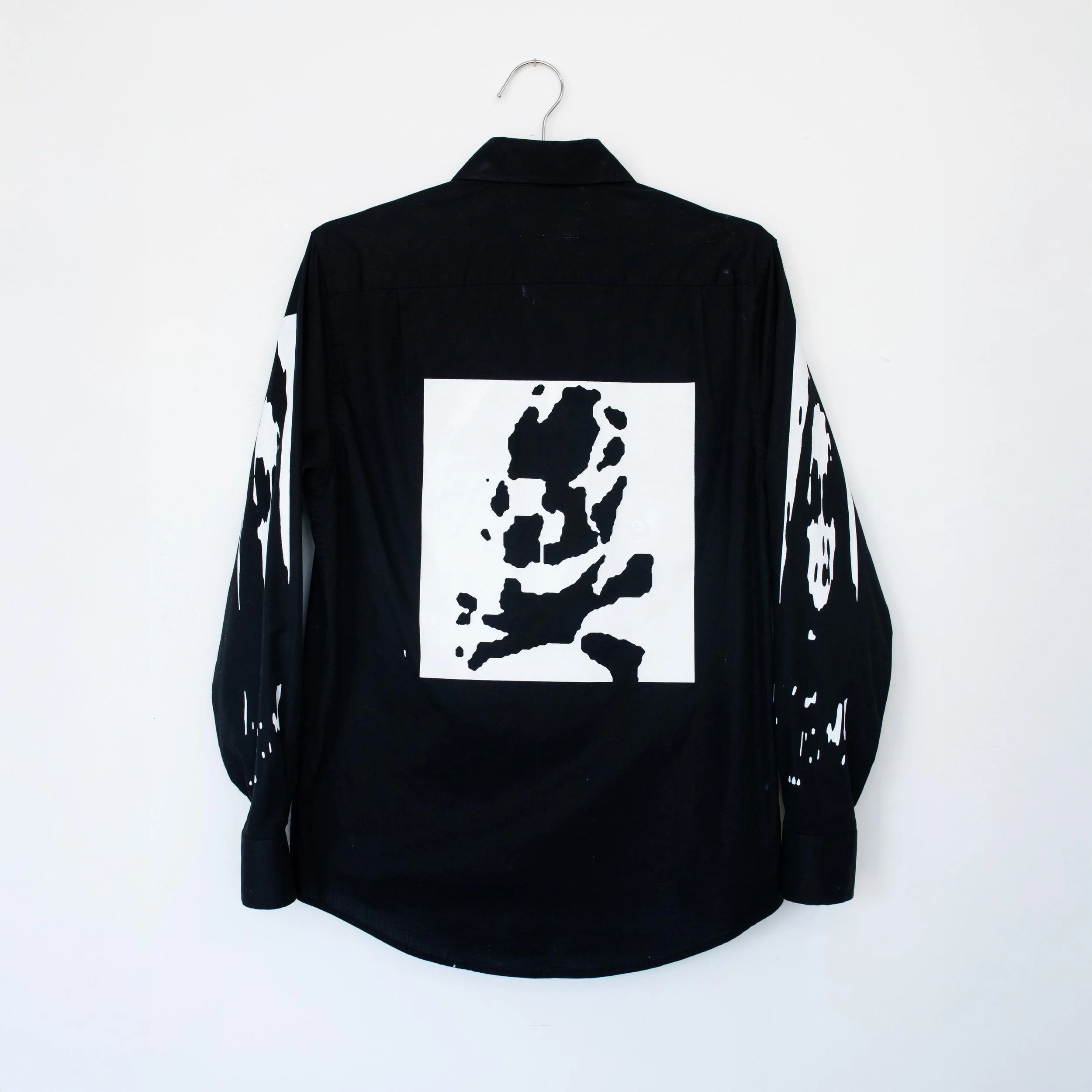 STRETCH SKULL BUTTON-UP (BLACK) BACK (SQUARE).jpg