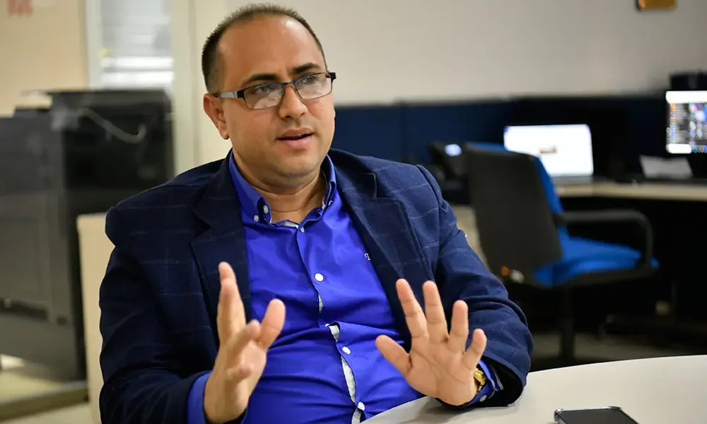 “Por cada página que uno escribe, hay que leer por lo menos mil”