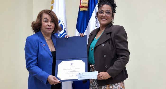 Autora del catálogo de Río de Oro Editores obtiene mención sobresaliente en el Concurso Anual de Décimas Espinelas 2026