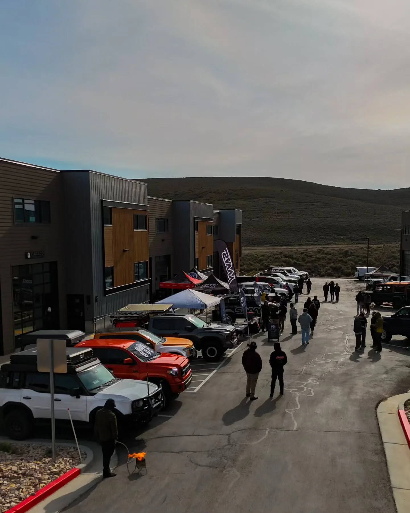 A massive thanks to @dirttiresanddonutsgarage for throwing such a KILLER event! 😎

Both @warehousemotorclub and @singervehicledesign had some crazy vehicles! 🤯

A big thanks to all the UOC members and the other off-road companies who made it all po