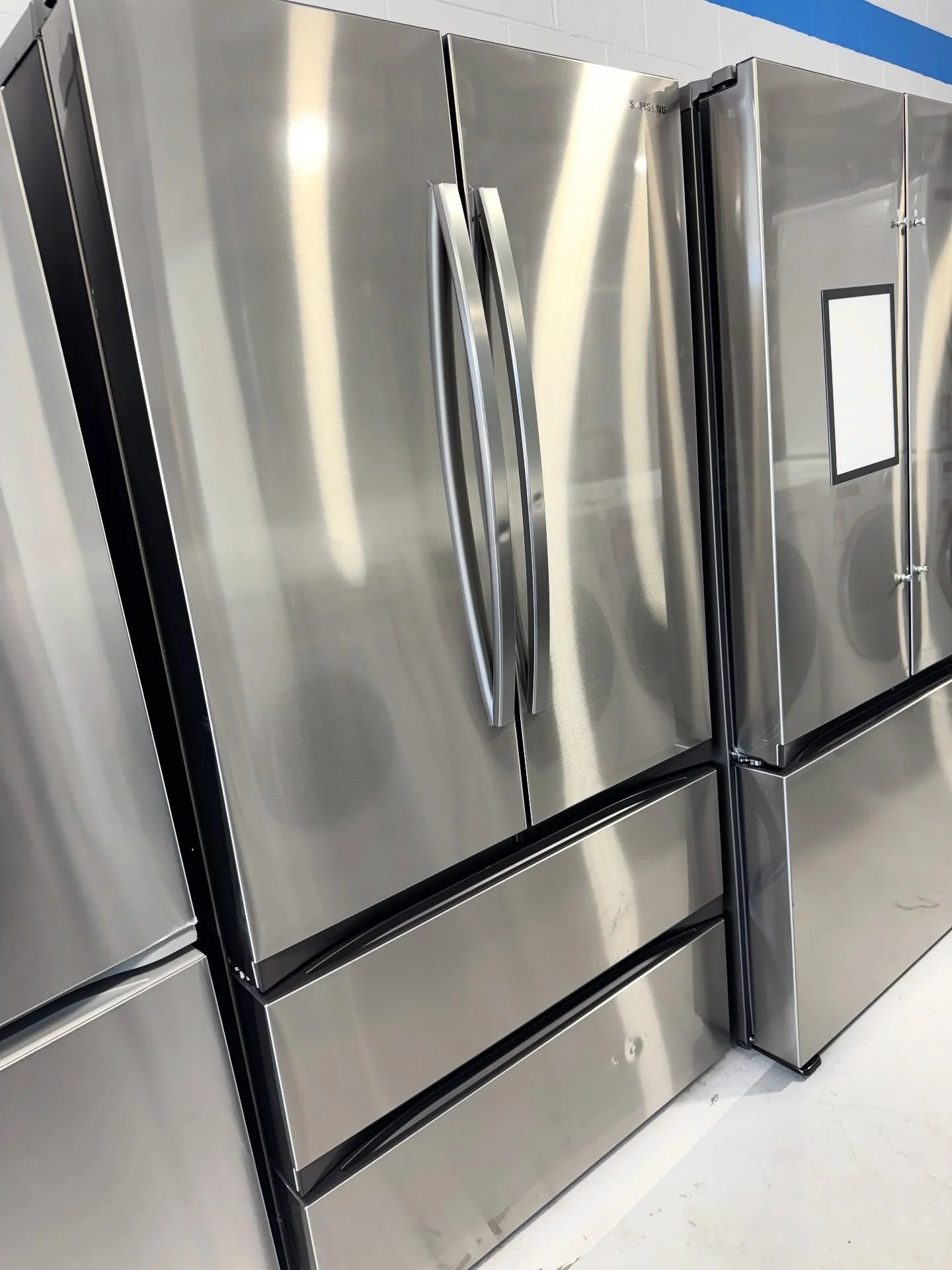 🌟Huge Savings on Scratch and Dent Appliances🌟
A wide variety of fridges to choose from by all of your favorite brands! Come by and check out the savings!! 💵
✅ Up to 60% off retail price!
 🔧 1-Year Warranty Included
🚚 Delivery, Installation,