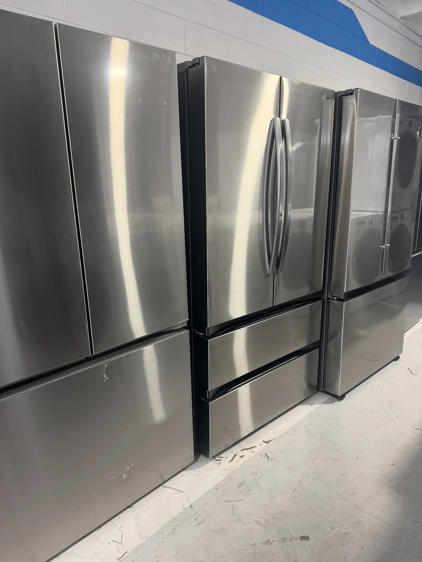 🌟Huge Savings on Scratch and Dent Appliances🌟
A wide variety of fridges to choose from by all of your favorite brands! Come by and check out the savings!! 💵
✅ Up to 60% off retail price!
 🔧 1-Year Warranty Included
🚚 Delivery, Installation,
