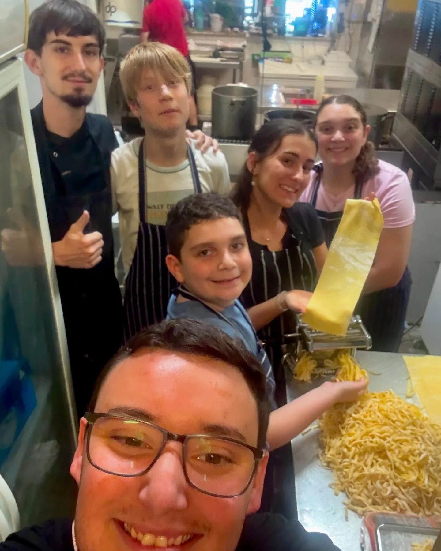 Pizza faces &amp; pasta hands = the best kind of mess! 🍕👩&zwj;🍳✨
Today we rolled, kneaded, laughed, and learned &mdash; all in one delicious adventure at Roma Capoccia!
Making food, making memories, and making friends &mdash; that&rsquo;s what we&