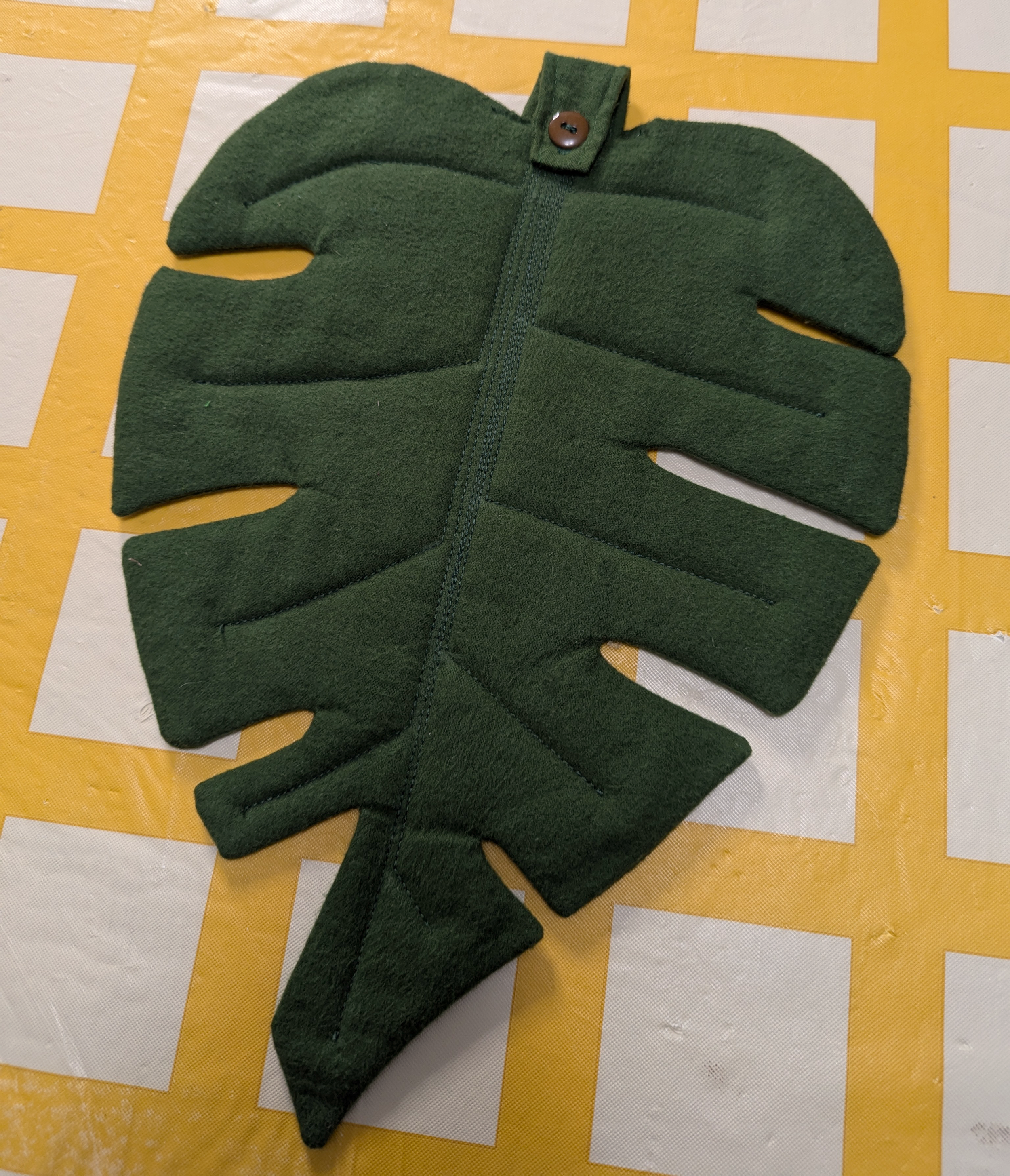 Leaf with Button Full.png