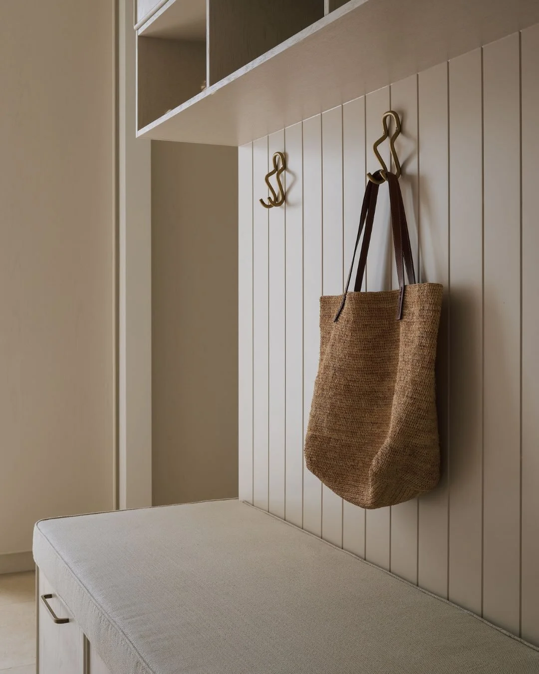 The spaces in between🤍

Easily accessed from both the garage and butler&rsquo;s pantry, a space designed for the reality of daily life with three children and two dogs - where sandy feet, school bags, dog leads and beach gear land every day. Functio