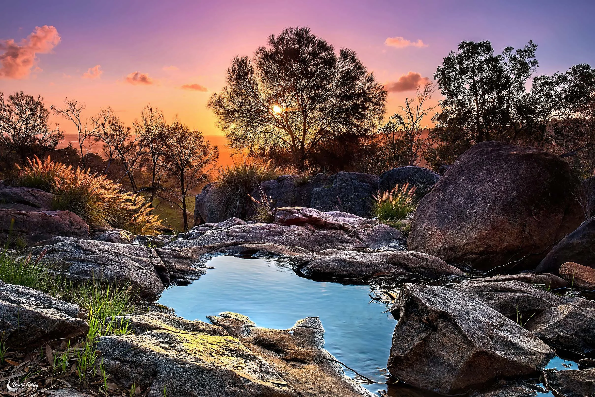 Sunset in the hills of Perth. (PH01)