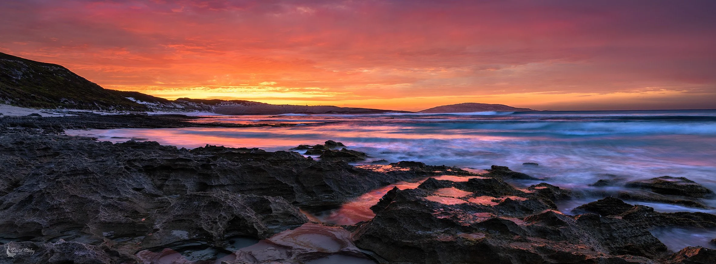 Fourth Beach, Esperance putting on a fiery show this morning. (FB01)