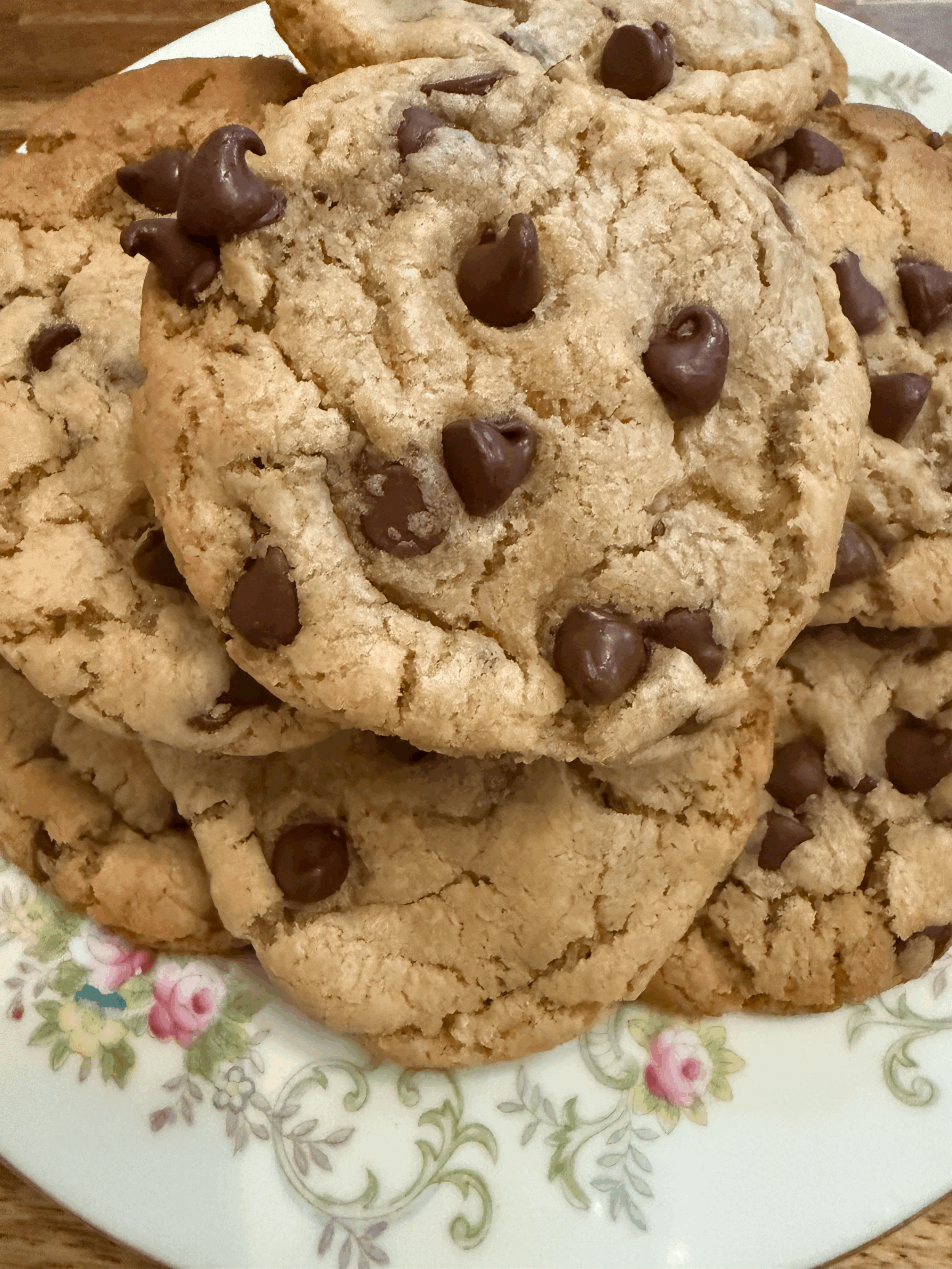 Twisted Chippers $8
A sourdough spin on the classic chocolate chip cookie.
Our Twisted Chippers are soft, chewy chocolate chip cookies made with a touch of sourdough for depth, flavor, and just the right amount of tang. Each on