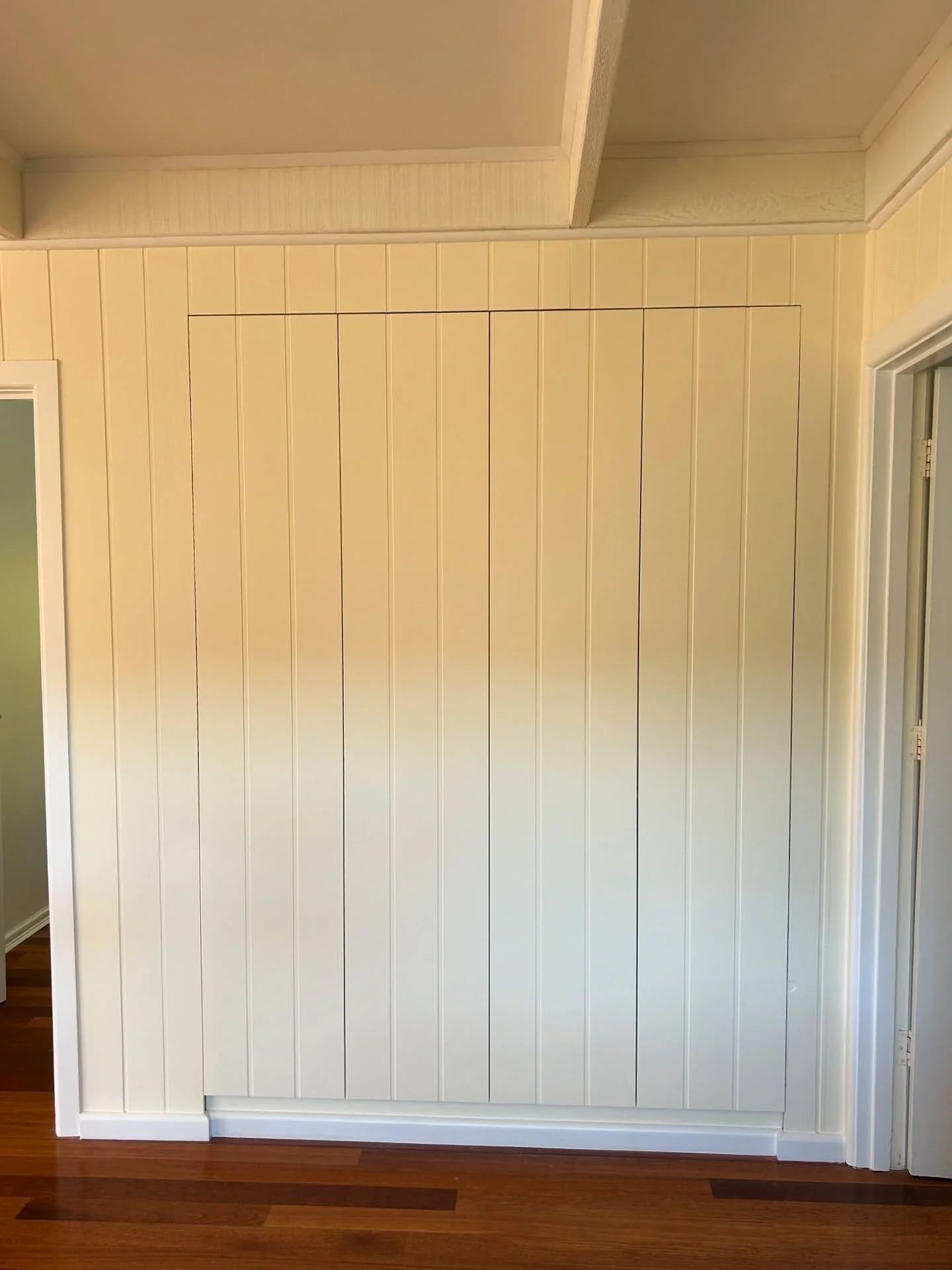 Shhh&hellip; it&rsquo;s a secret! 🫢

We cut into the wall, built custom cabinetry, and finished it with seamless panelling so you&rsquo;d never know it&rsquo;s there 👀

We used a plain sheet of plywood to router new grooves into, ensuring our groov