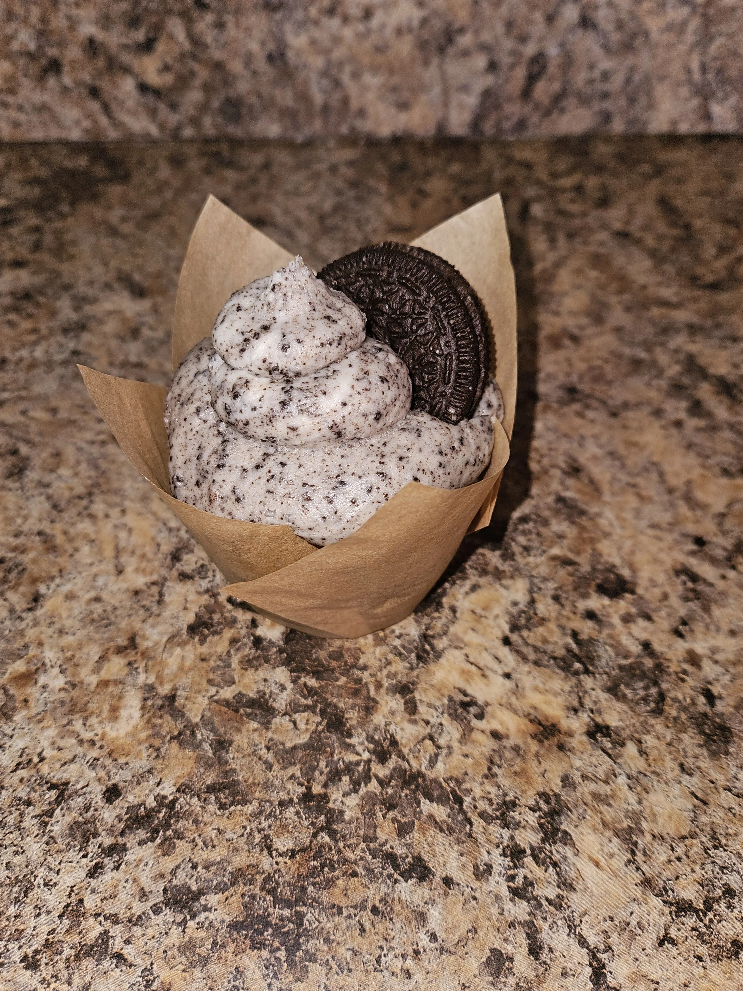 CookiesnCreamCupcake1.jpg