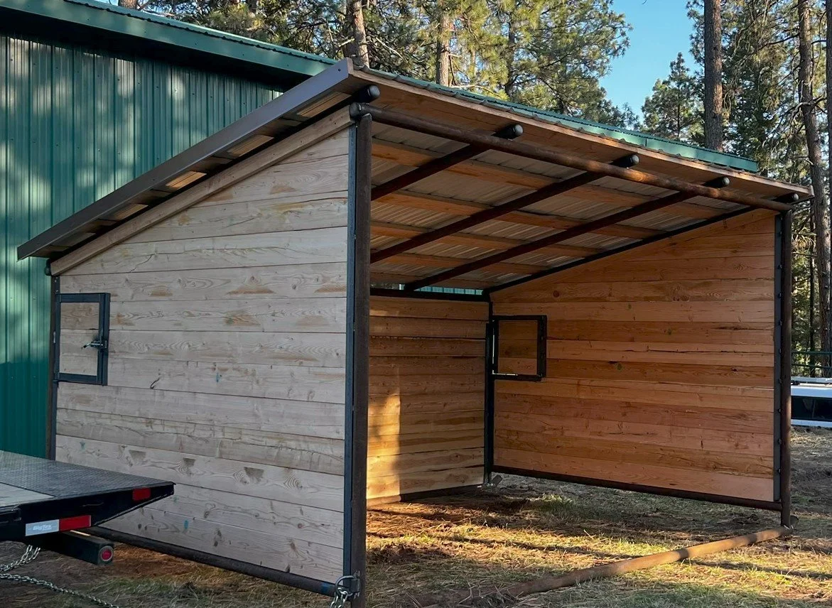 10x16' Loafing Shed with Feed Doors