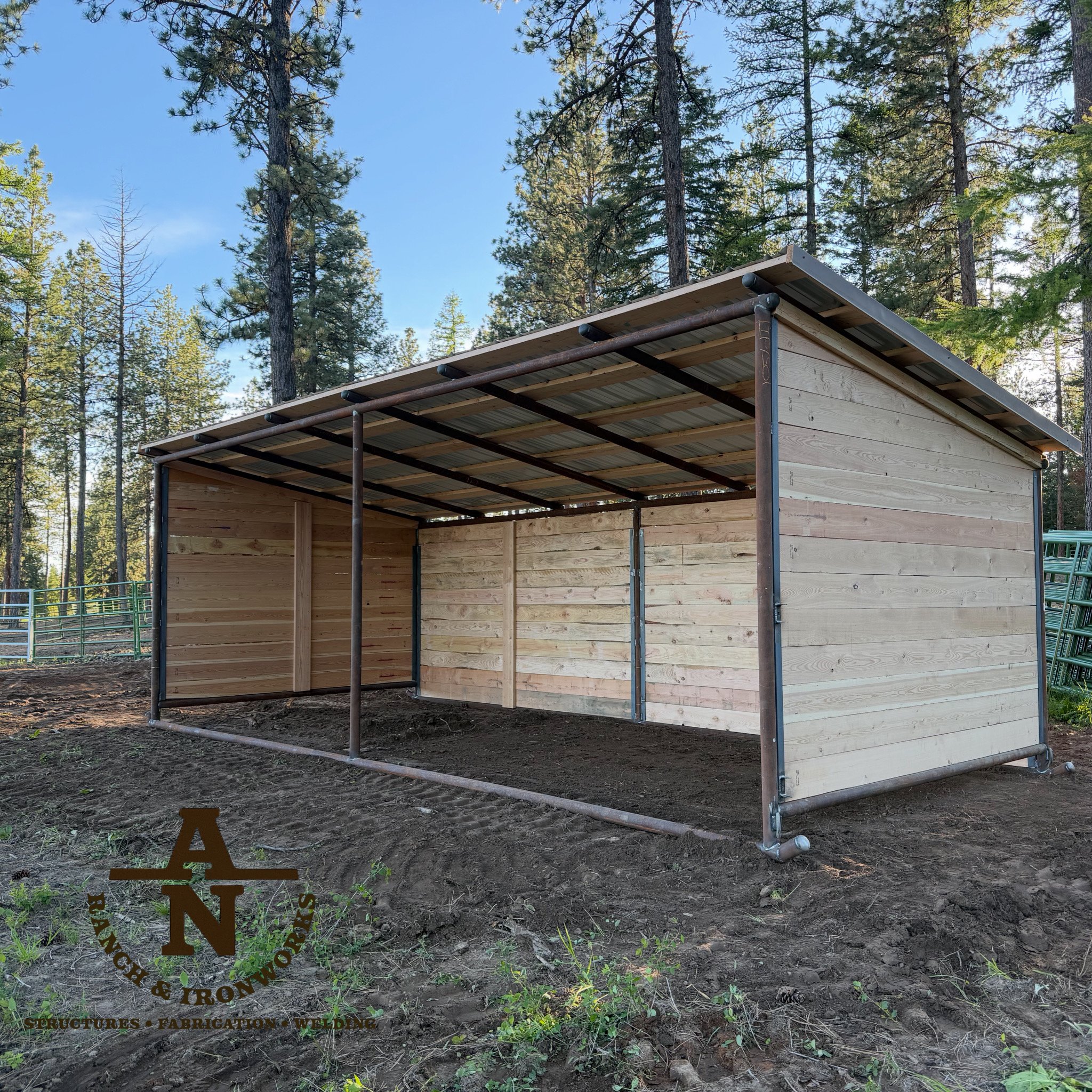 10x24 Loafing Shed