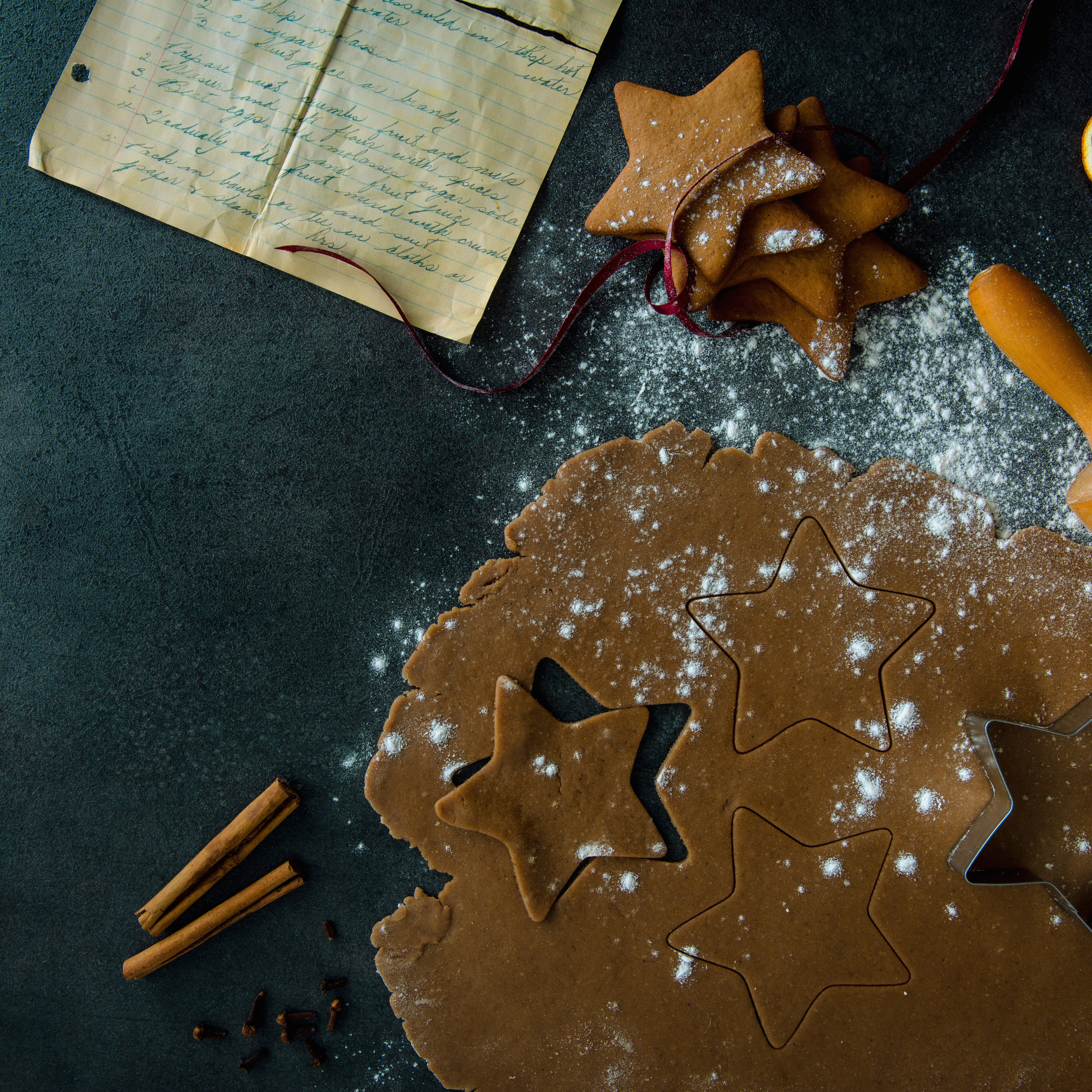 Gingerbread Cottage (2).png