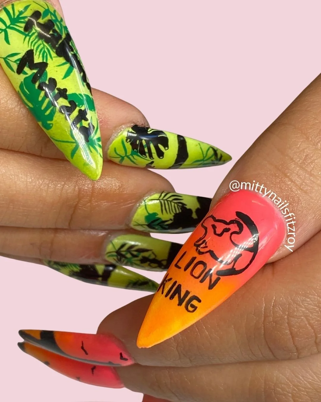 Hakuna Matata, but make it nails.

Nail Art Level: This is a custom set, dm us for info!